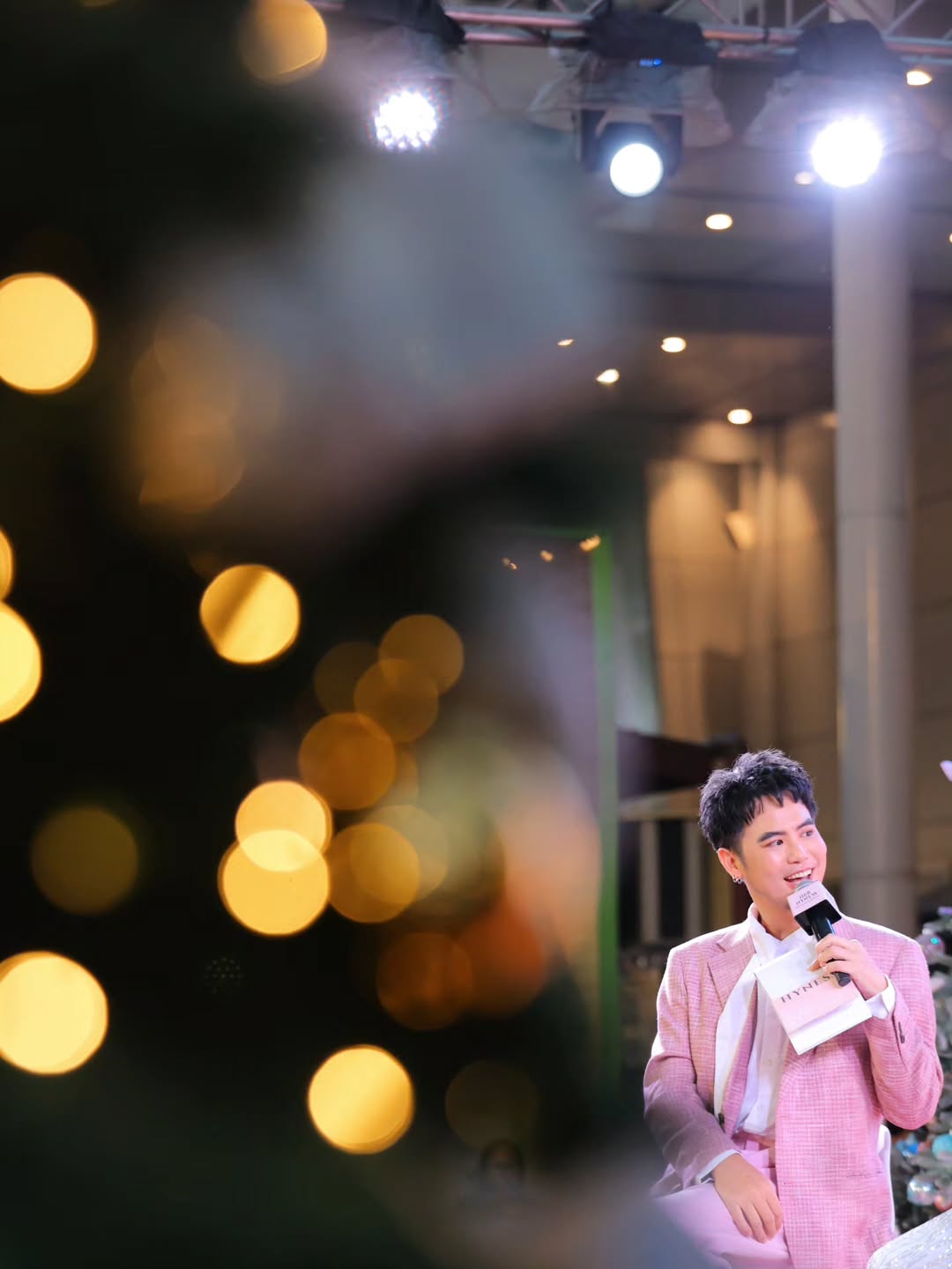 อ๋อง - เขมรัชต์ สุนทรนนท์