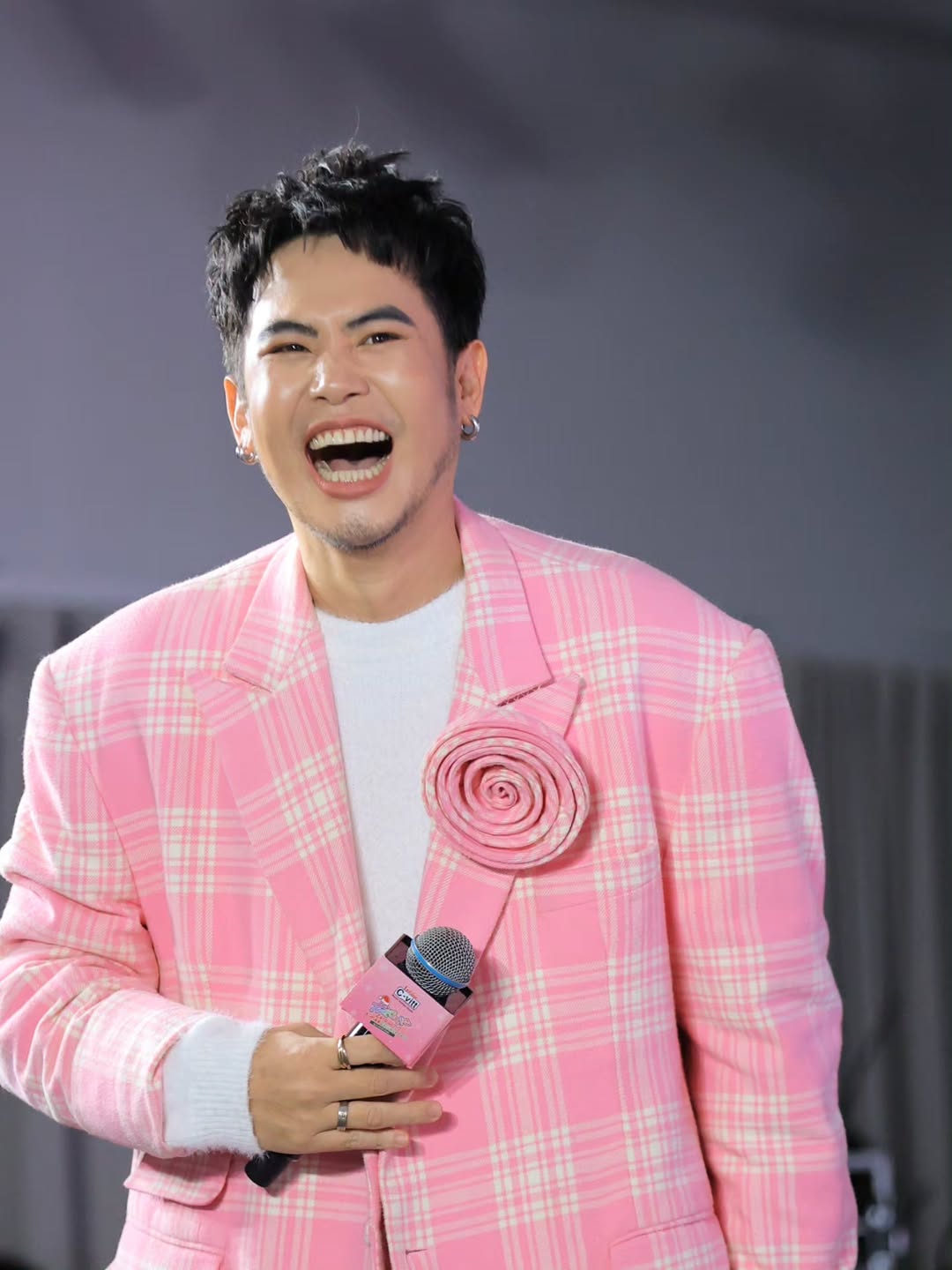 อ๋อง - เขมรัชต์ สุนทรนนท์