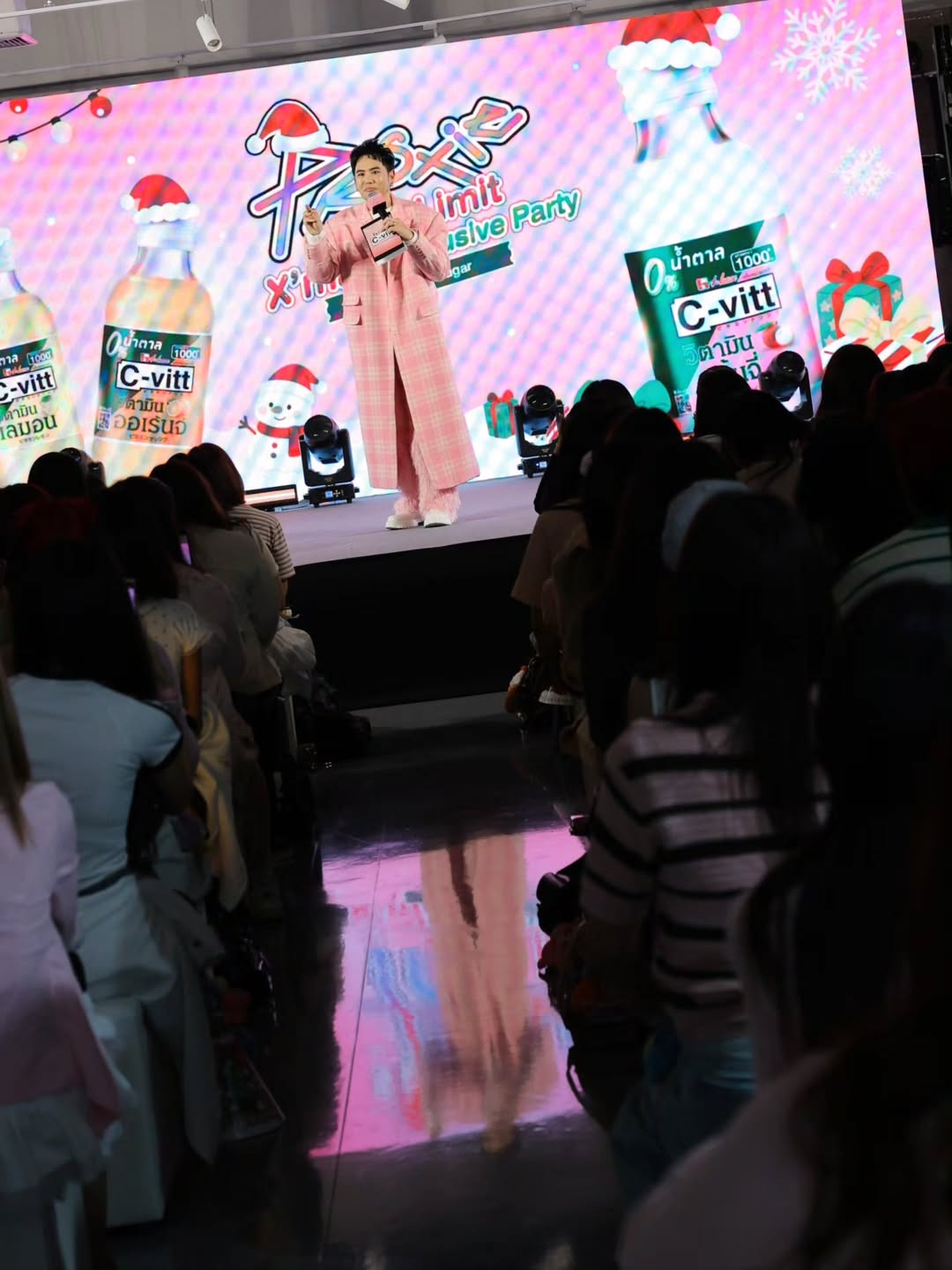 อ๋อง - เขมรัชต์ สุนทรนนท์