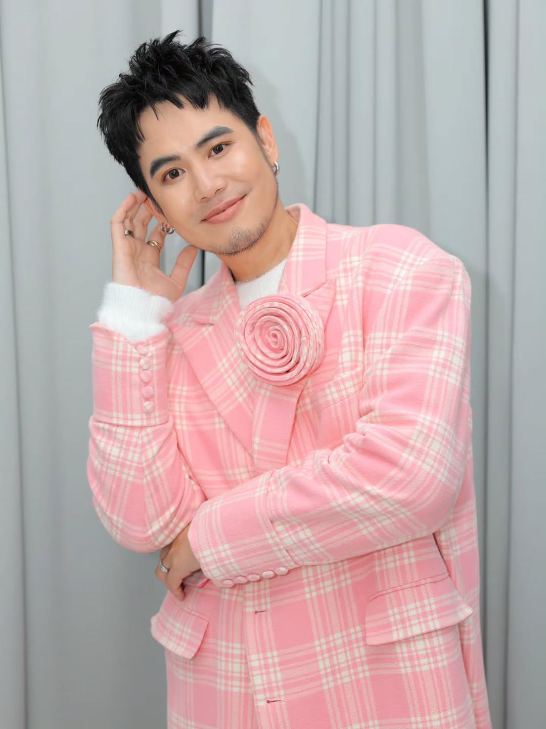 อ๋อง - เขมรัชต์ สุนทรนนท์