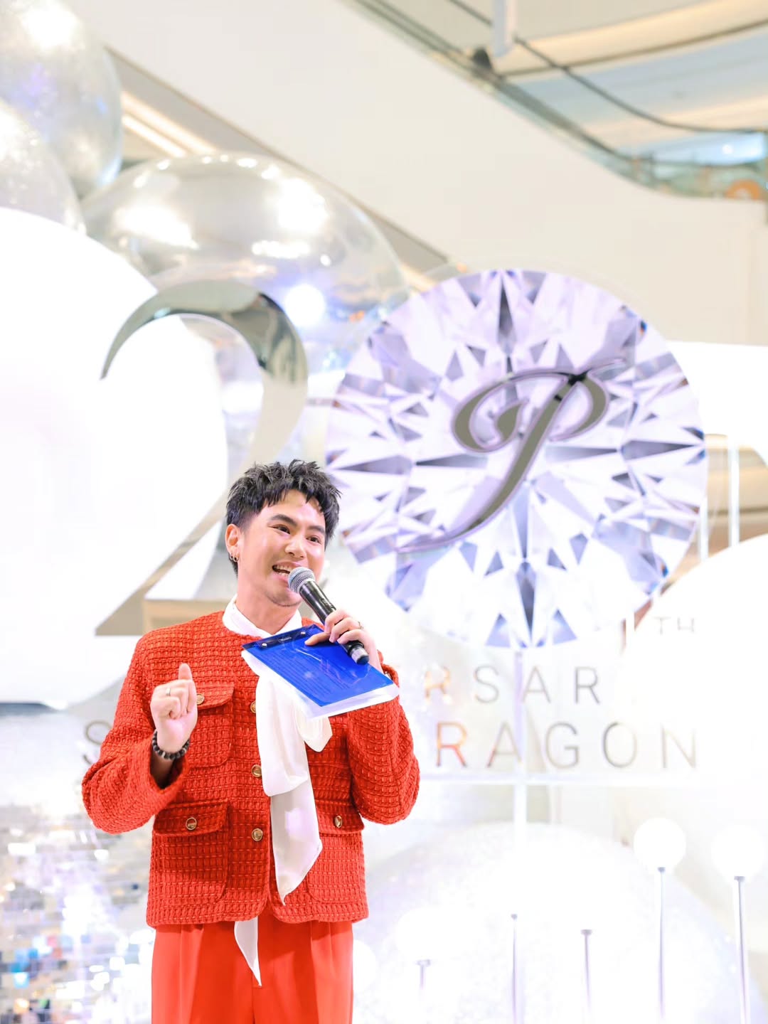 อ๋อง - เขมรัชต์ สุนทรนนท์