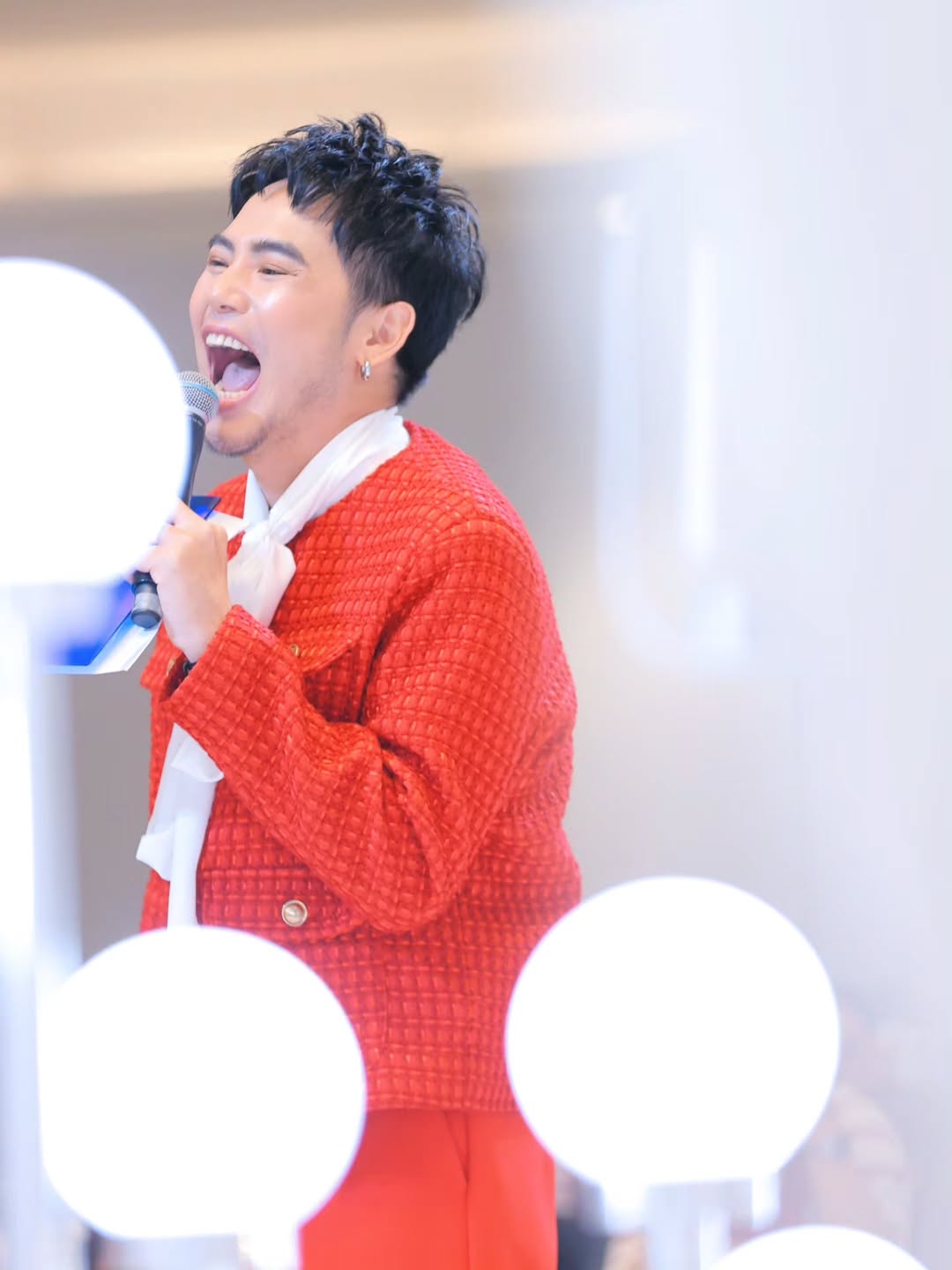 อ๋อง - เขมรัชต์ สุนทรนนท์