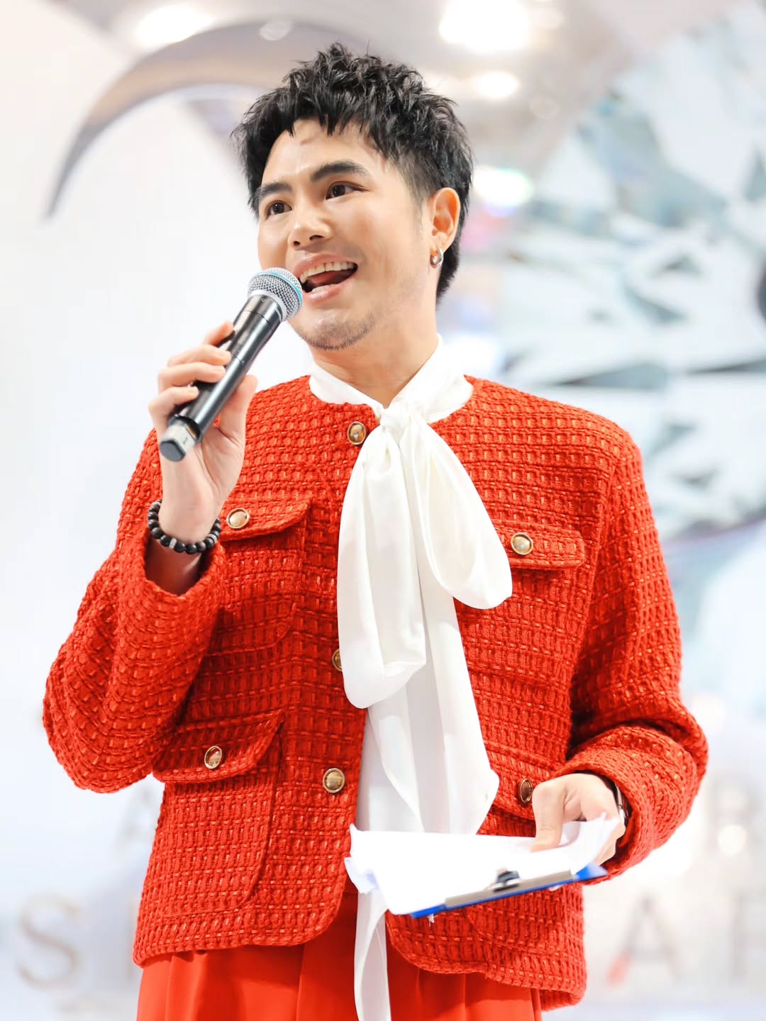 อ๋อง - เขมรัชต์ สุนทรนนท์