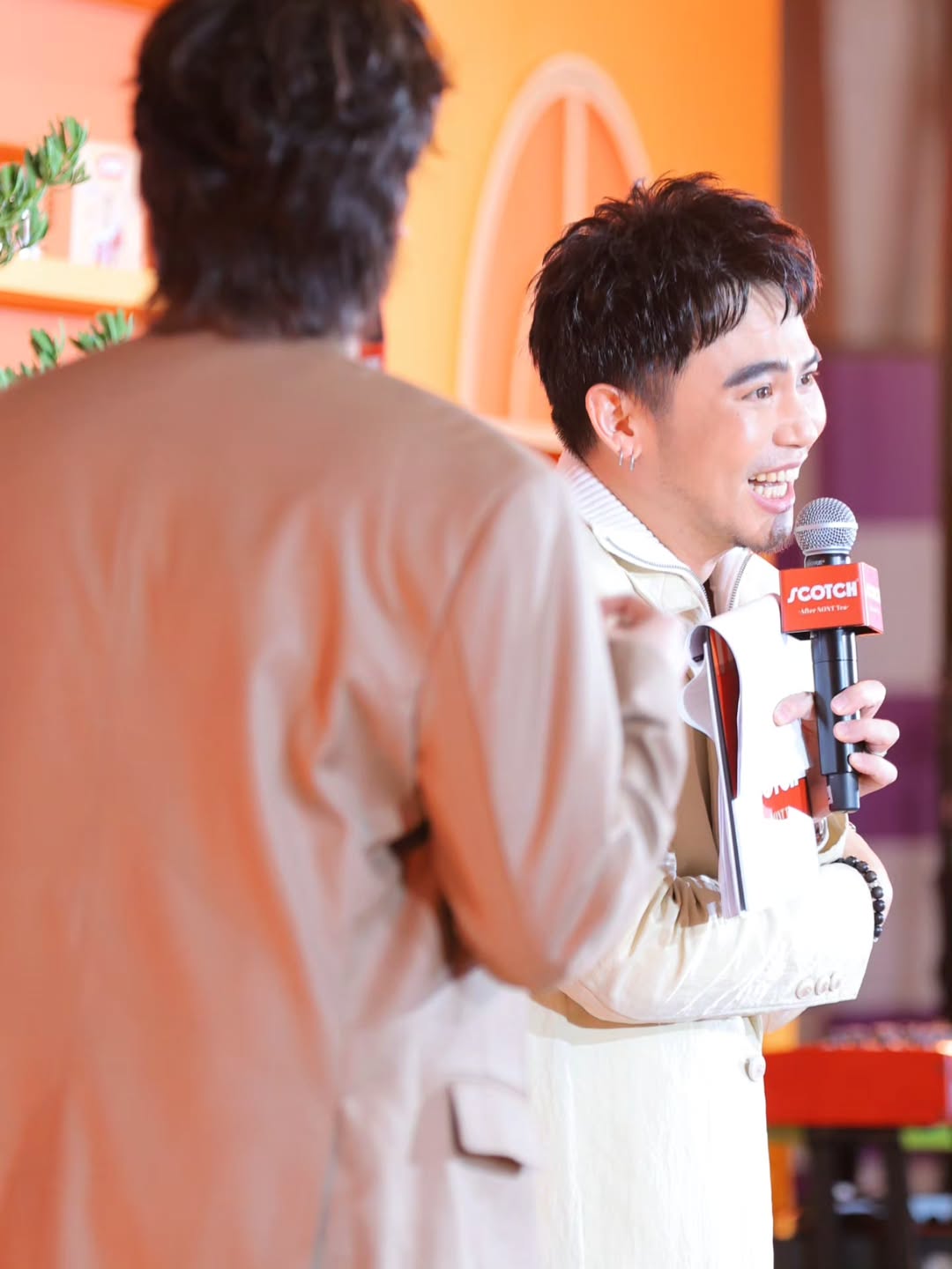 อ๋อง - เขมรัชต์ สุนทรนนท์