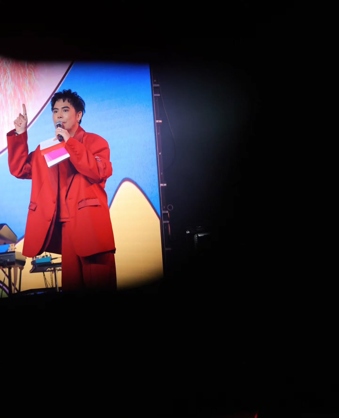 อ๋อง - เขมรัชต์ สุนทรนนท์