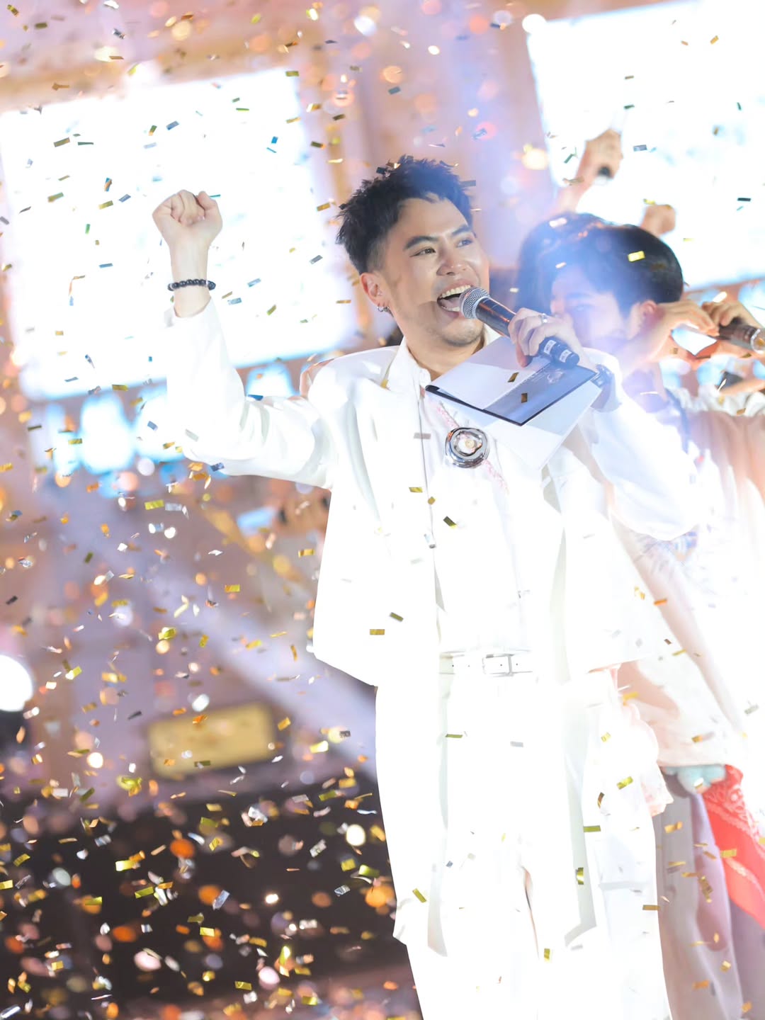 อ๋อง - เขมรัชต์ สุนทรนนท์