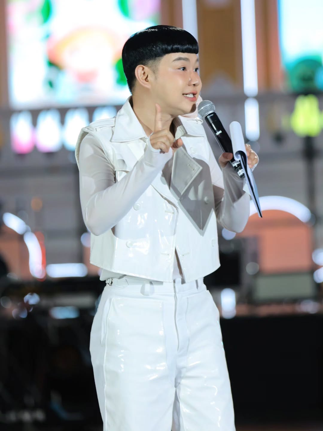 อ๋อง - เขมรัชต์ สุนทรนนท์