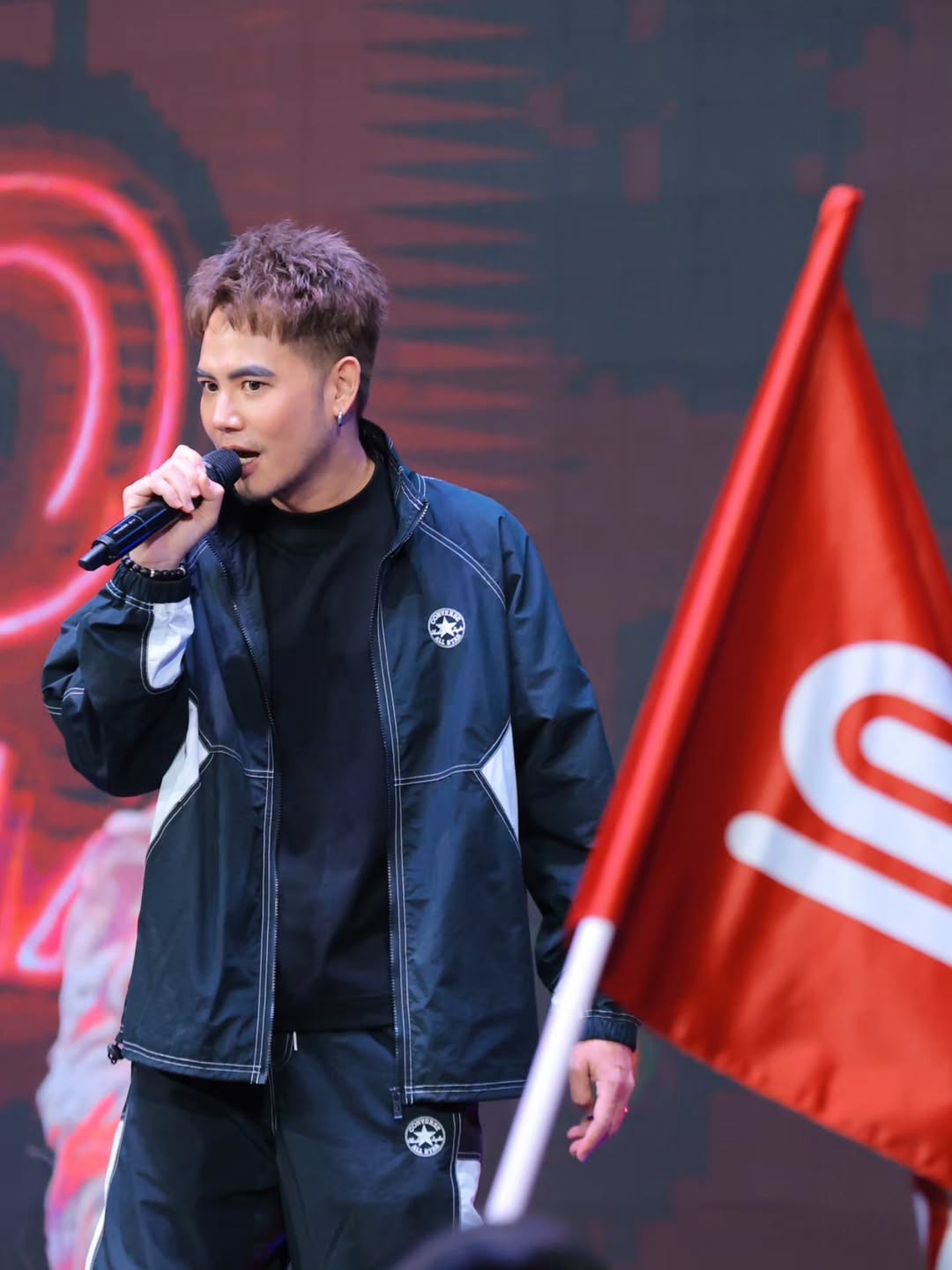 อ๋อง - เขมรัชต์ สุนทรนนท์