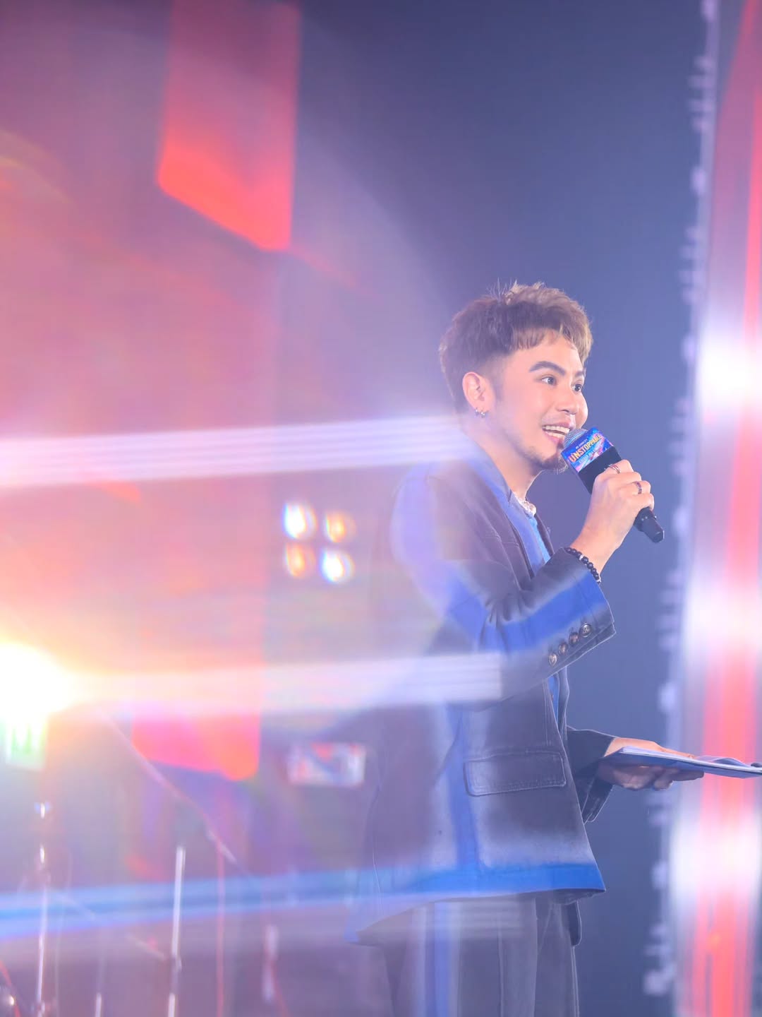 อ๋อง - เขมรัชต์ สุนทรนนท์