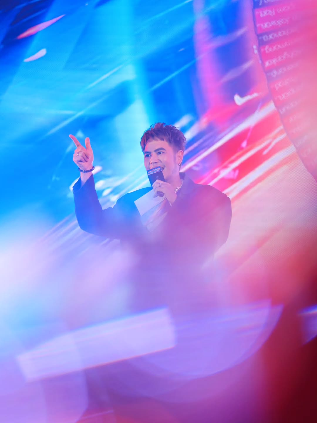 อ๋อง - เขมรัชต์ สุนทรนนท์