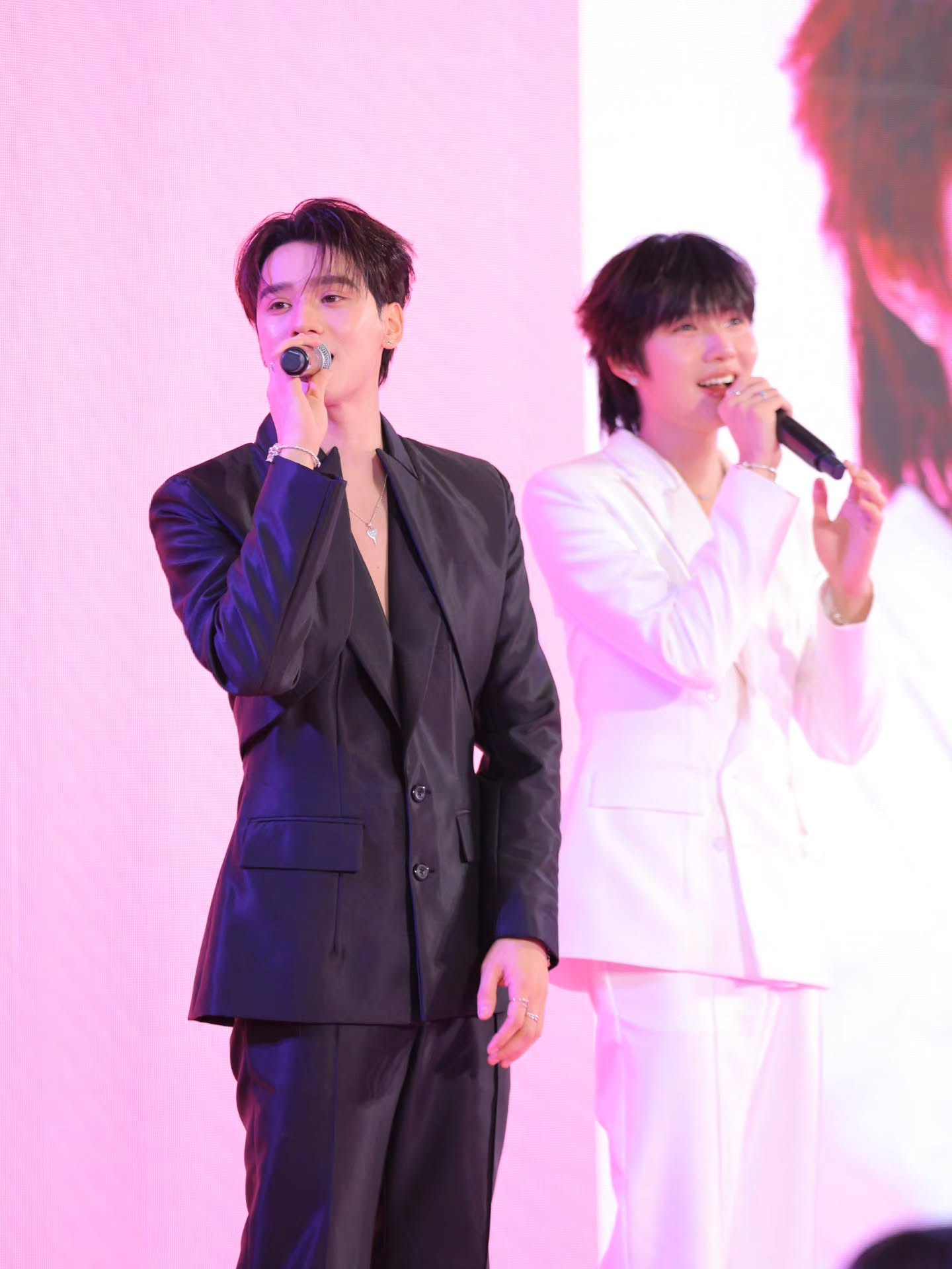 อ๋อง - เขมรัชต์ สุนทรนนท์