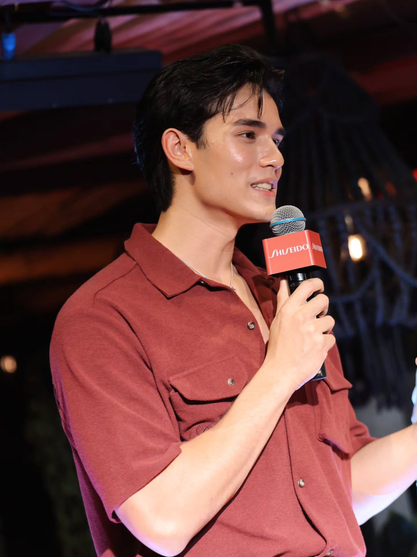 อ๋อง - เขมรัชต์ สุนทรนนท์