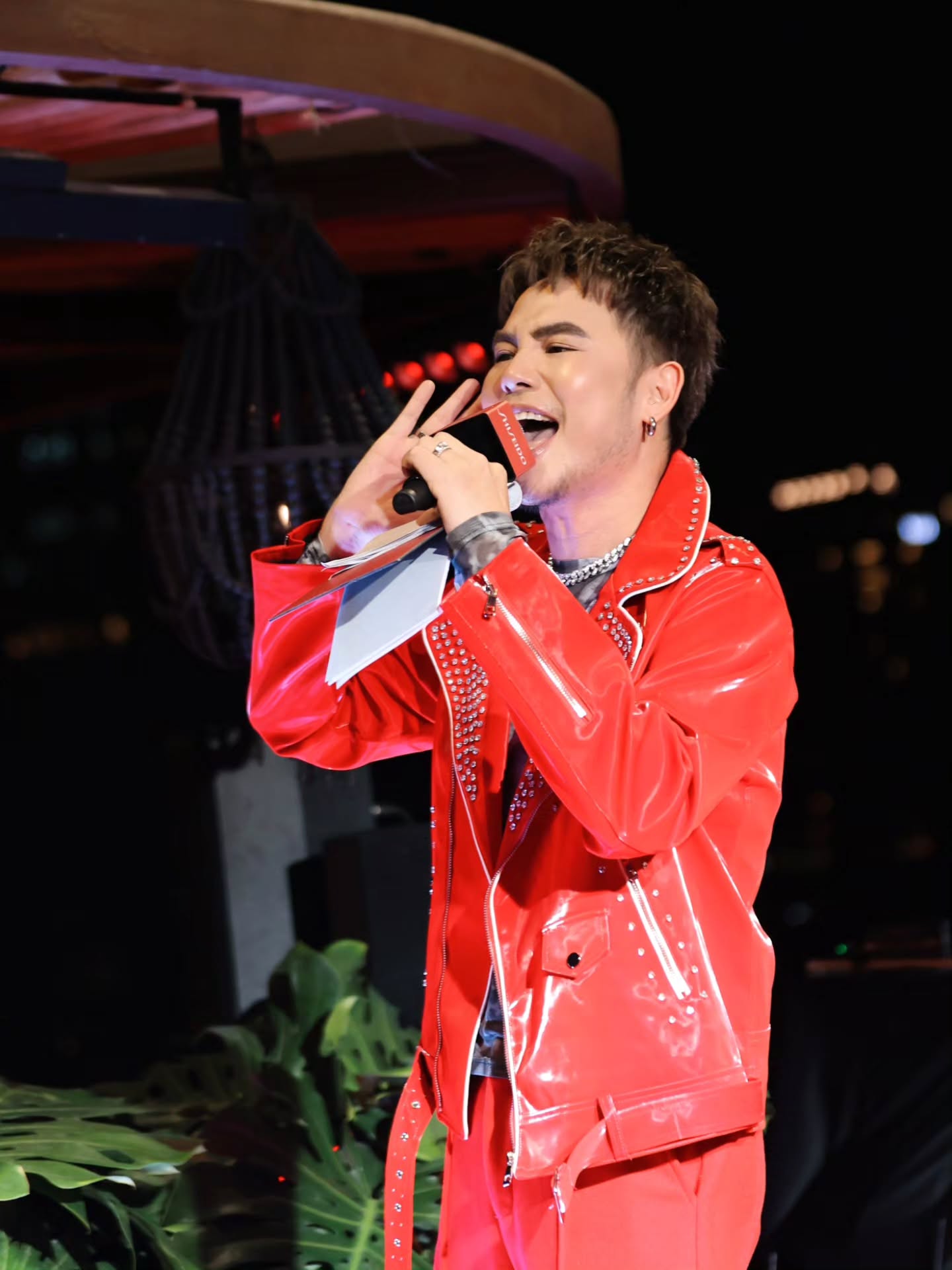 อ๋อง - เขมรัชต์ สุนทรนนท์