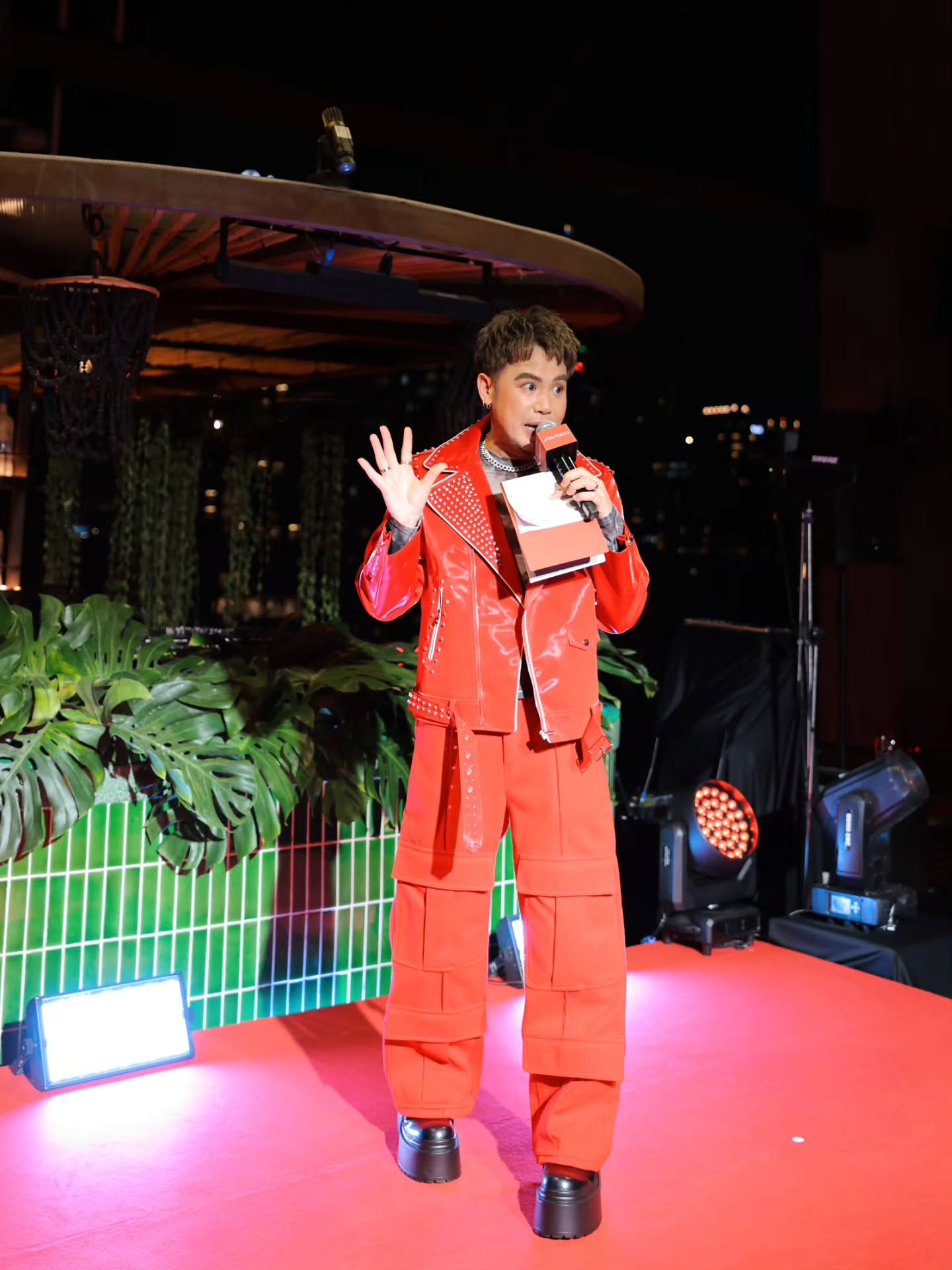 อ๋อง - เขมรัชต์ สุนทรนนท์