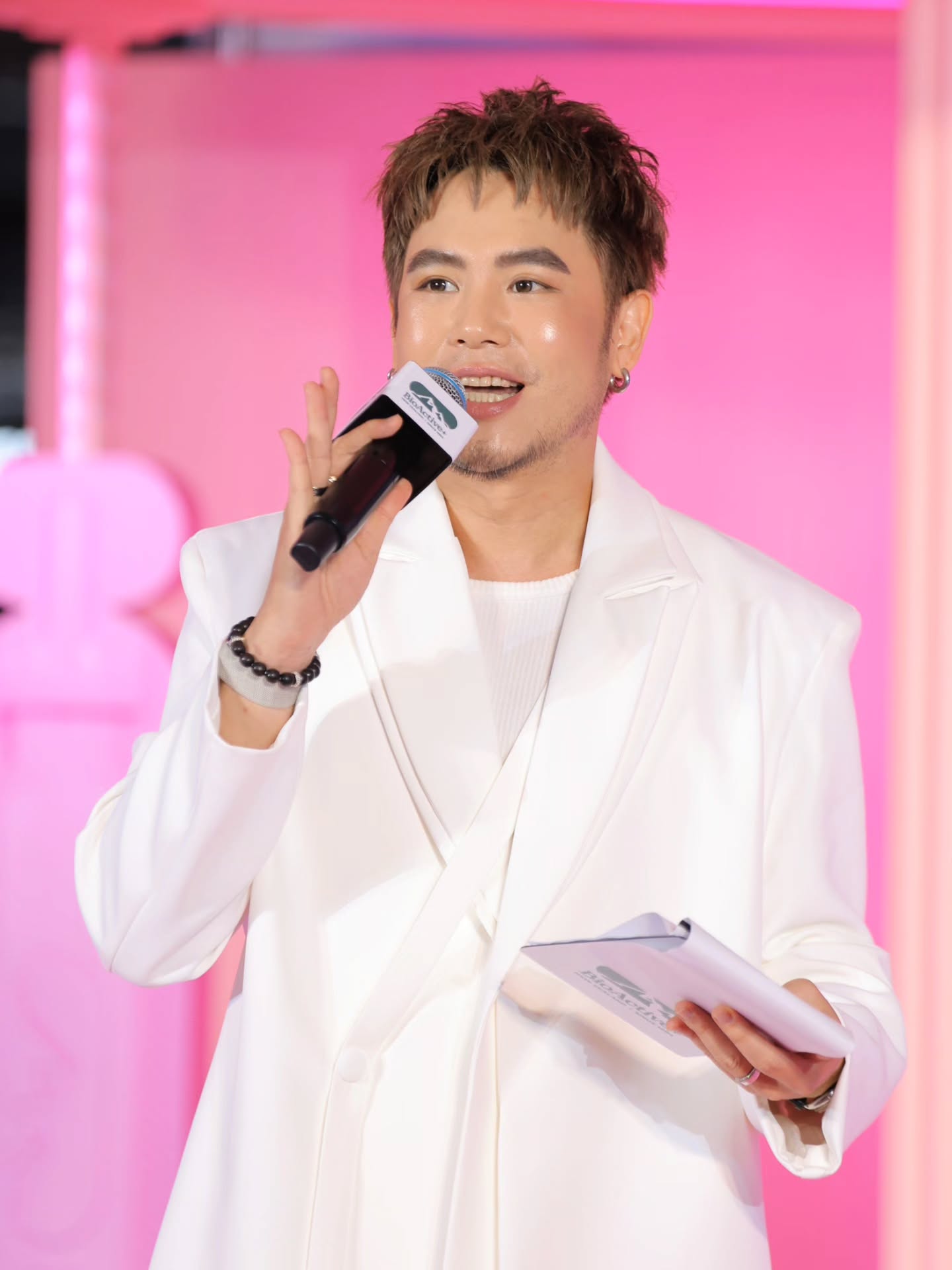 อ๋อง - เขมรัชต์ สุนทรนนท์