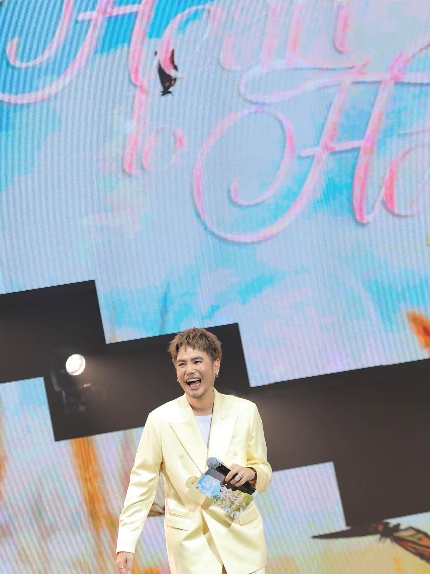 อ๋อง - เขมรัชต์ สุนทรนนท์