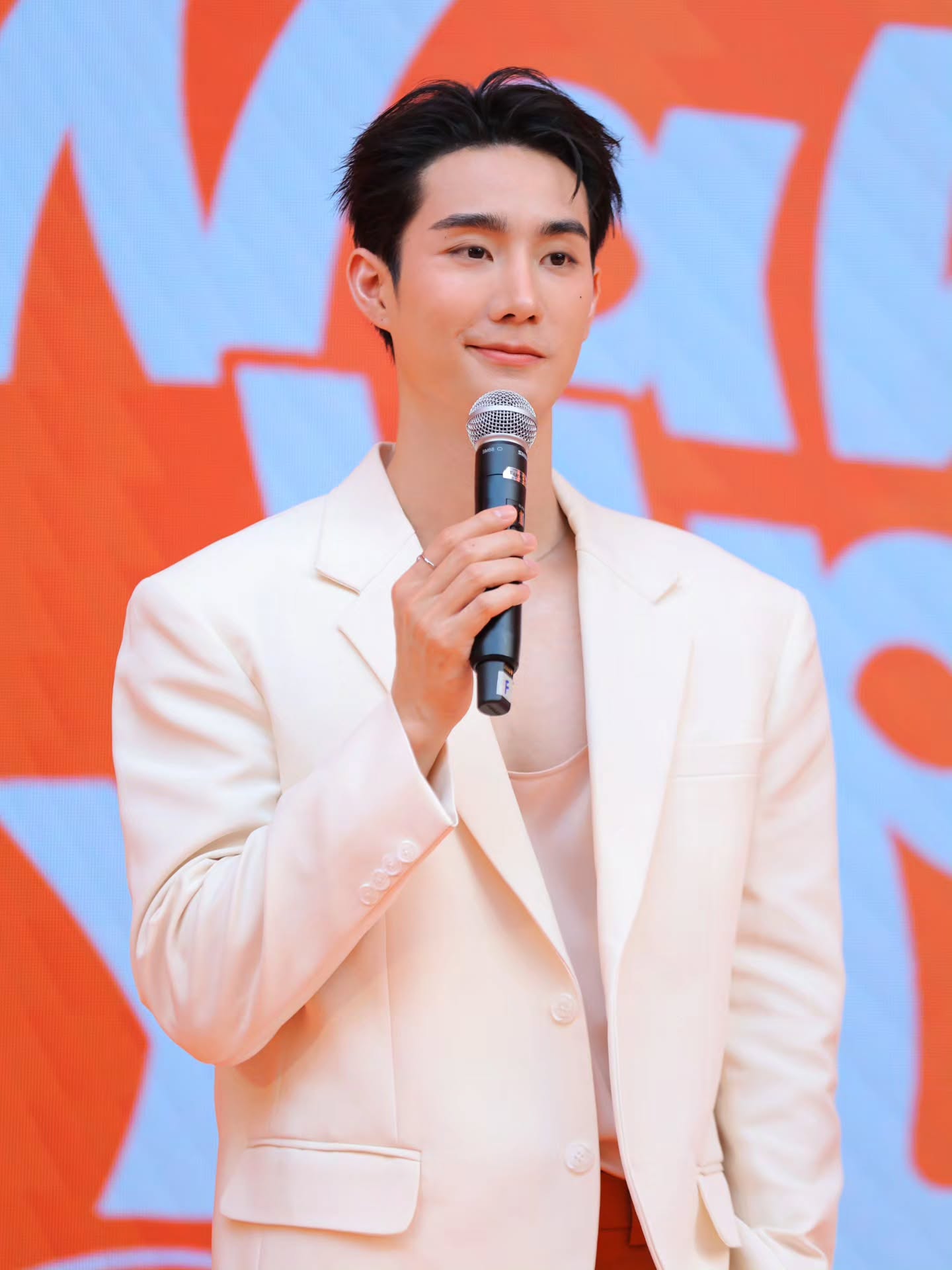 อ๋อง - เขมรัชต์ สุนทรนนท์