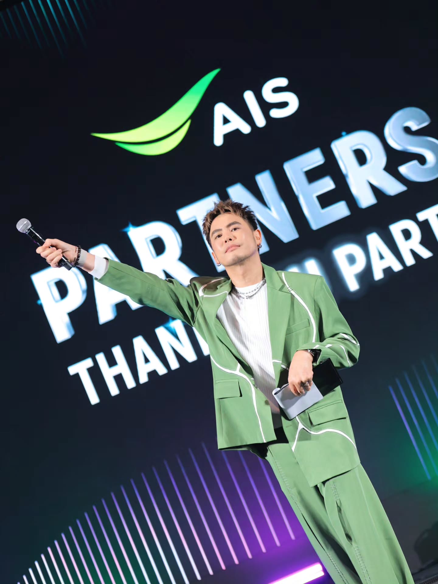 อ๋อง - เขมรัชต์ สุนทรนนท์