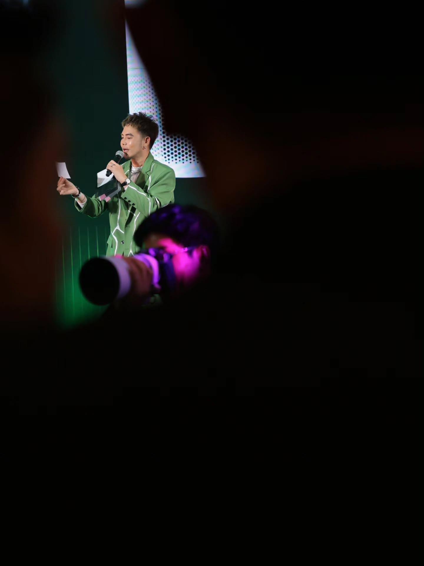 อ๋อง - เขมรัชต์ สุนทรนนท์