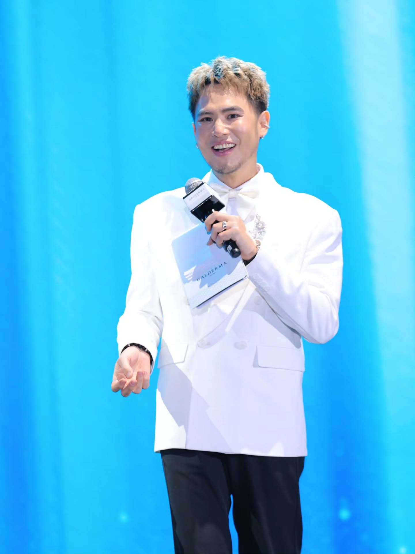 อ๋อง - เขมรัชต์ สุนทรนนท์