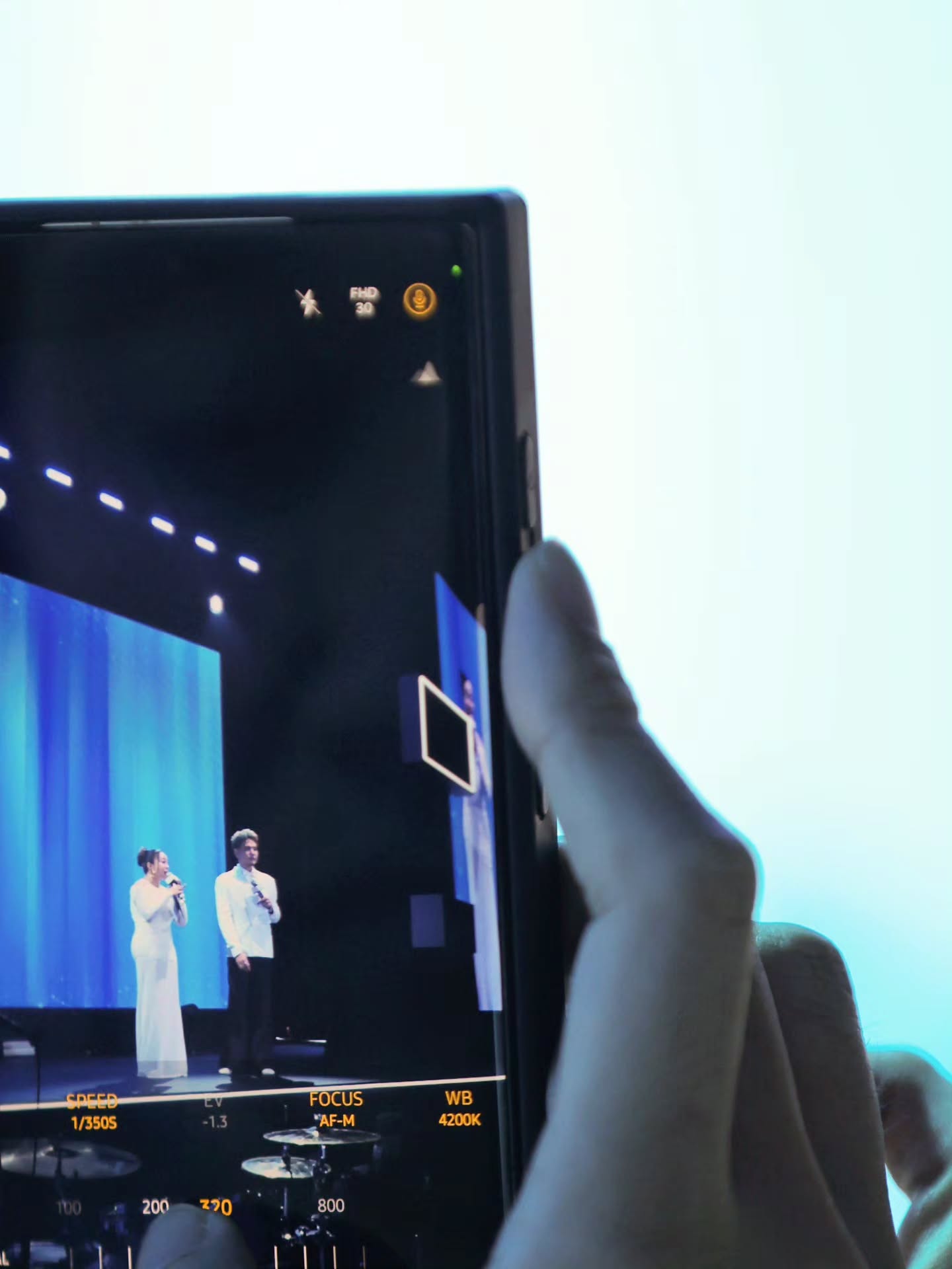 อ๋อง - เขมรัชต์ สุนทรนนท์