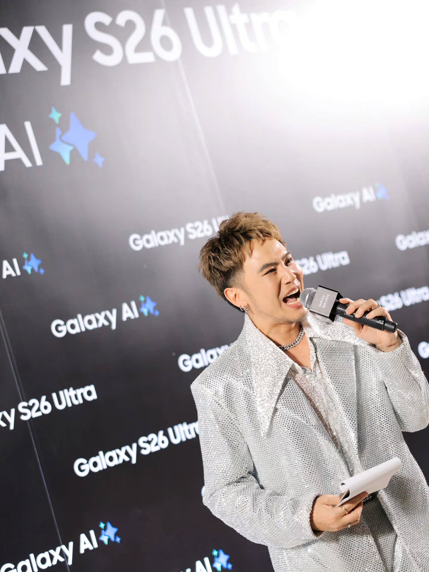 อ๋อง - เขมรัชต์ สุนทรนนท์