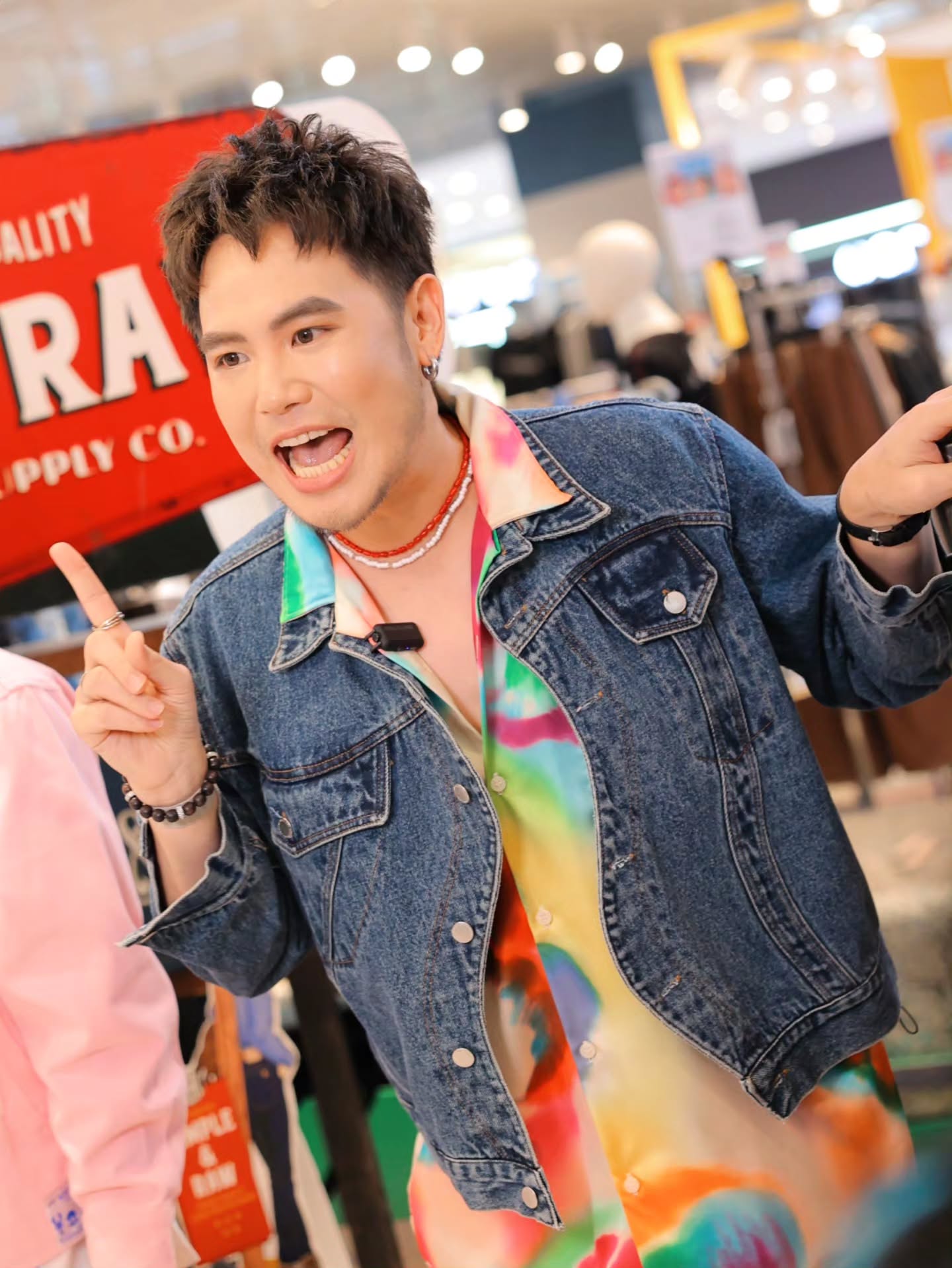 อ๋อง - เขมรัชต์ สุนทรนนท์