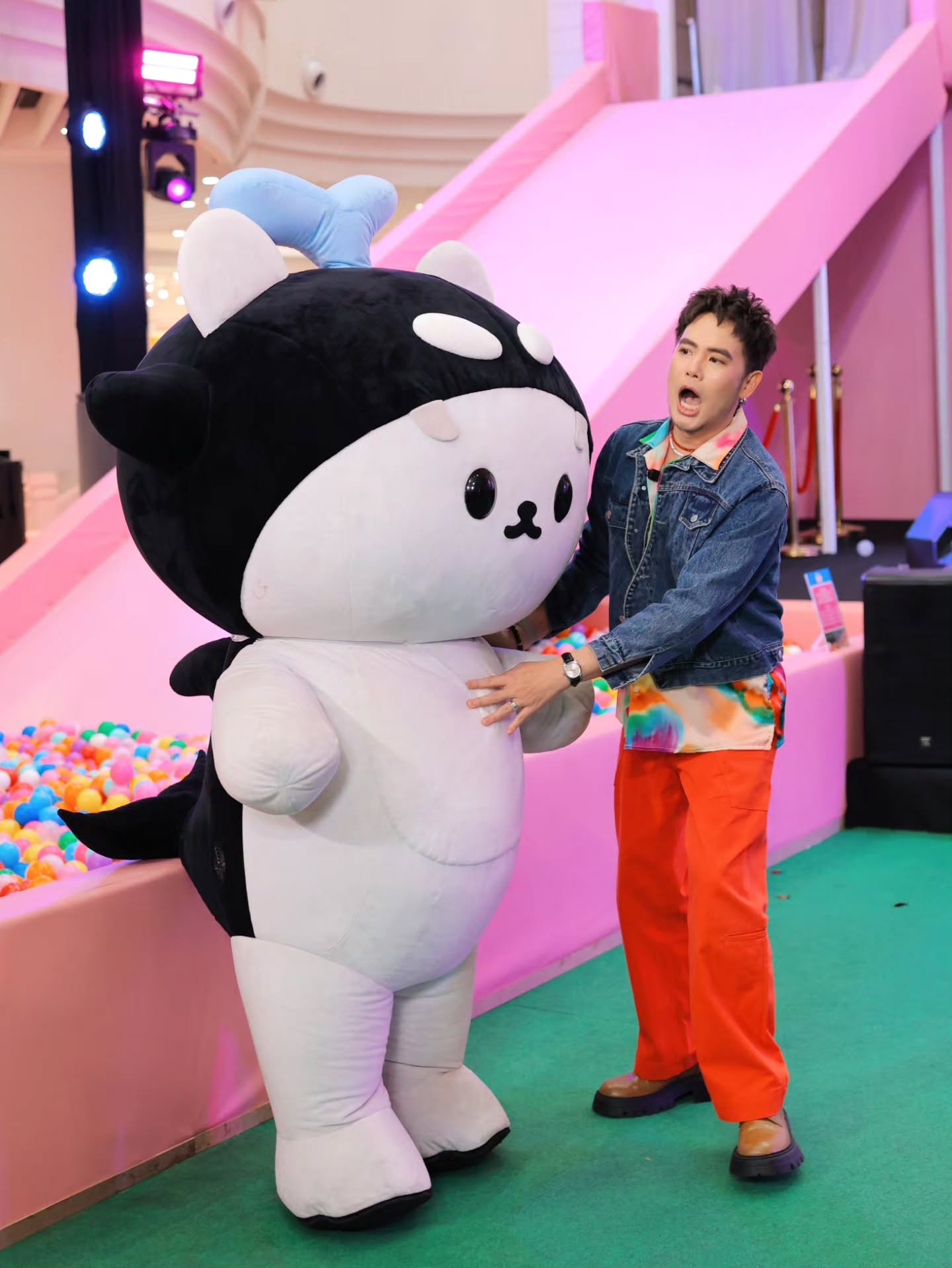 อ๋อง - เขมรัชต์ สุนทรนนท์