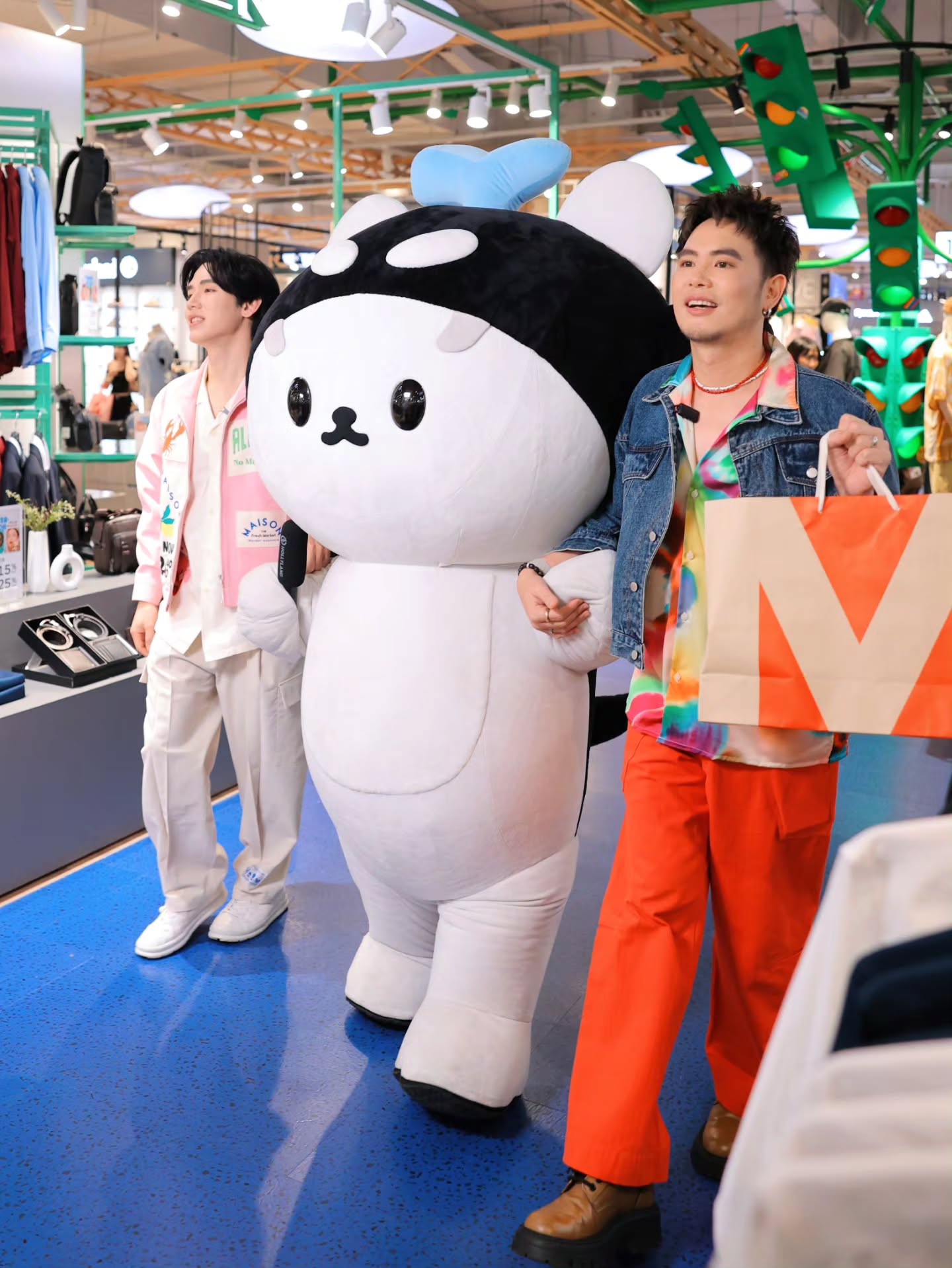 อ๋อง - เขมรัชต์ สุนทรนนท์