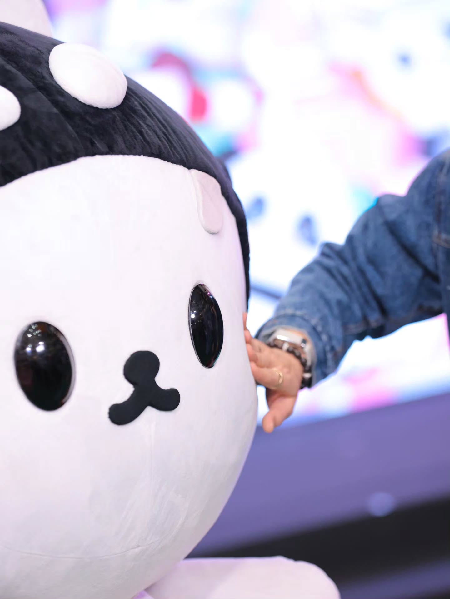 อ๋อง - เขมรัชต์ สุนทรนนท์