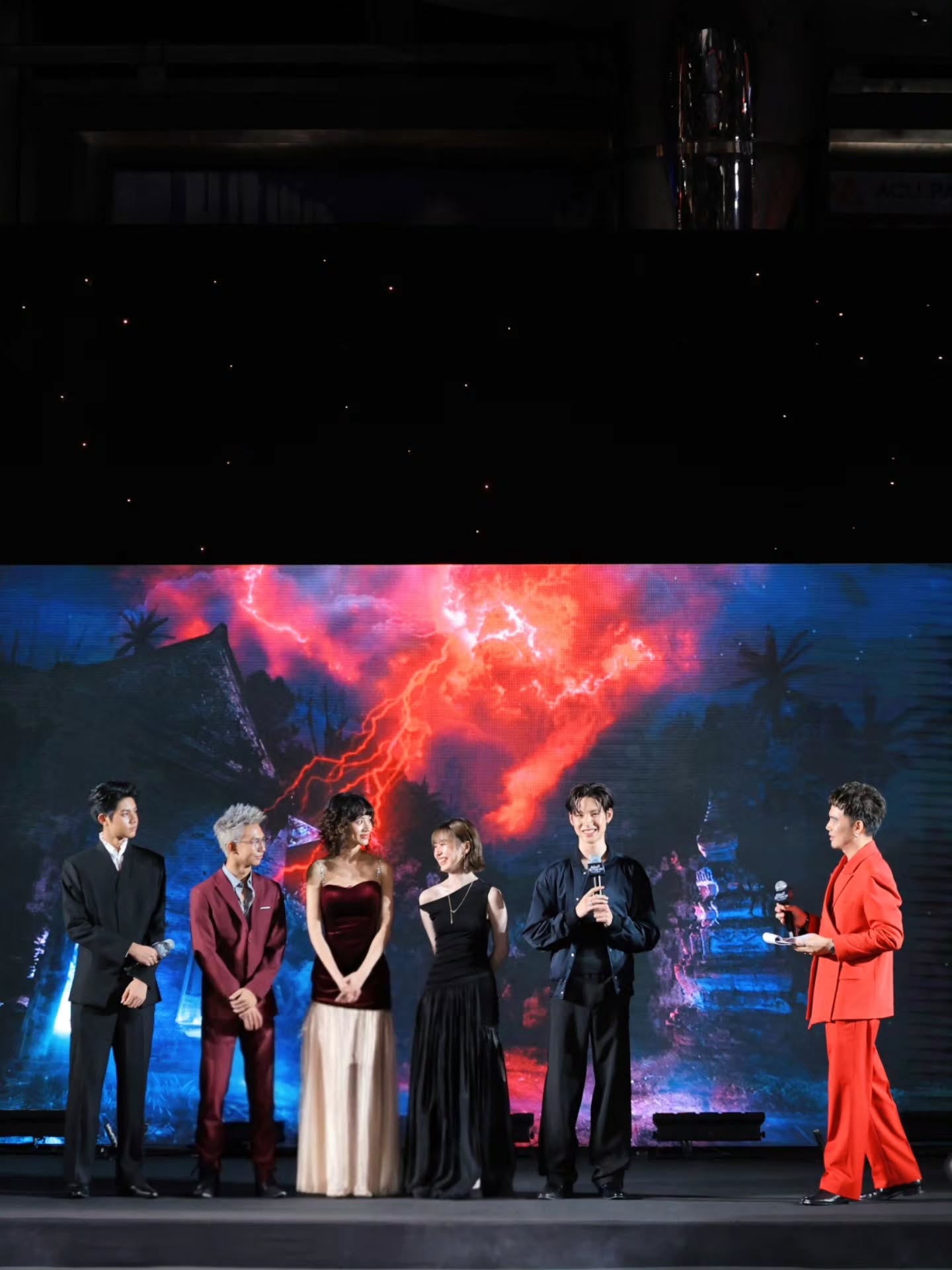 อ๋อง - เขมรัชต์ สุนทรนนท์