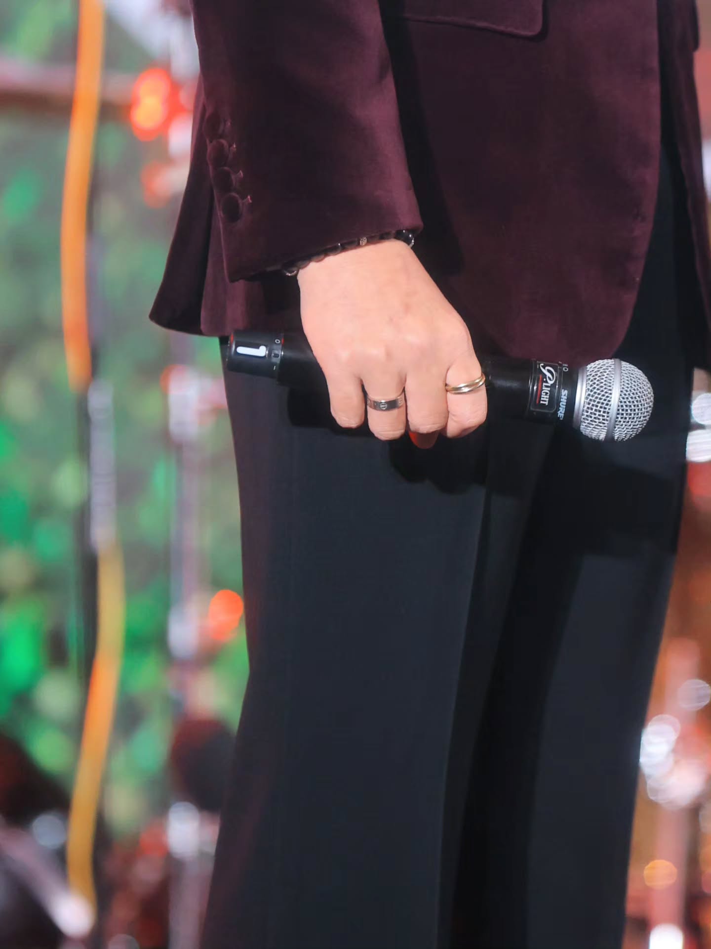 อ๋อง - เขมรัชต์ สุนทรนนท์