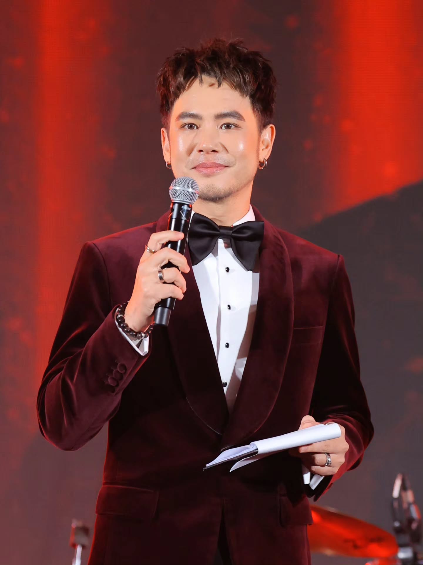 อ๋อง - เขมรัชต์ สุนทรนนท์