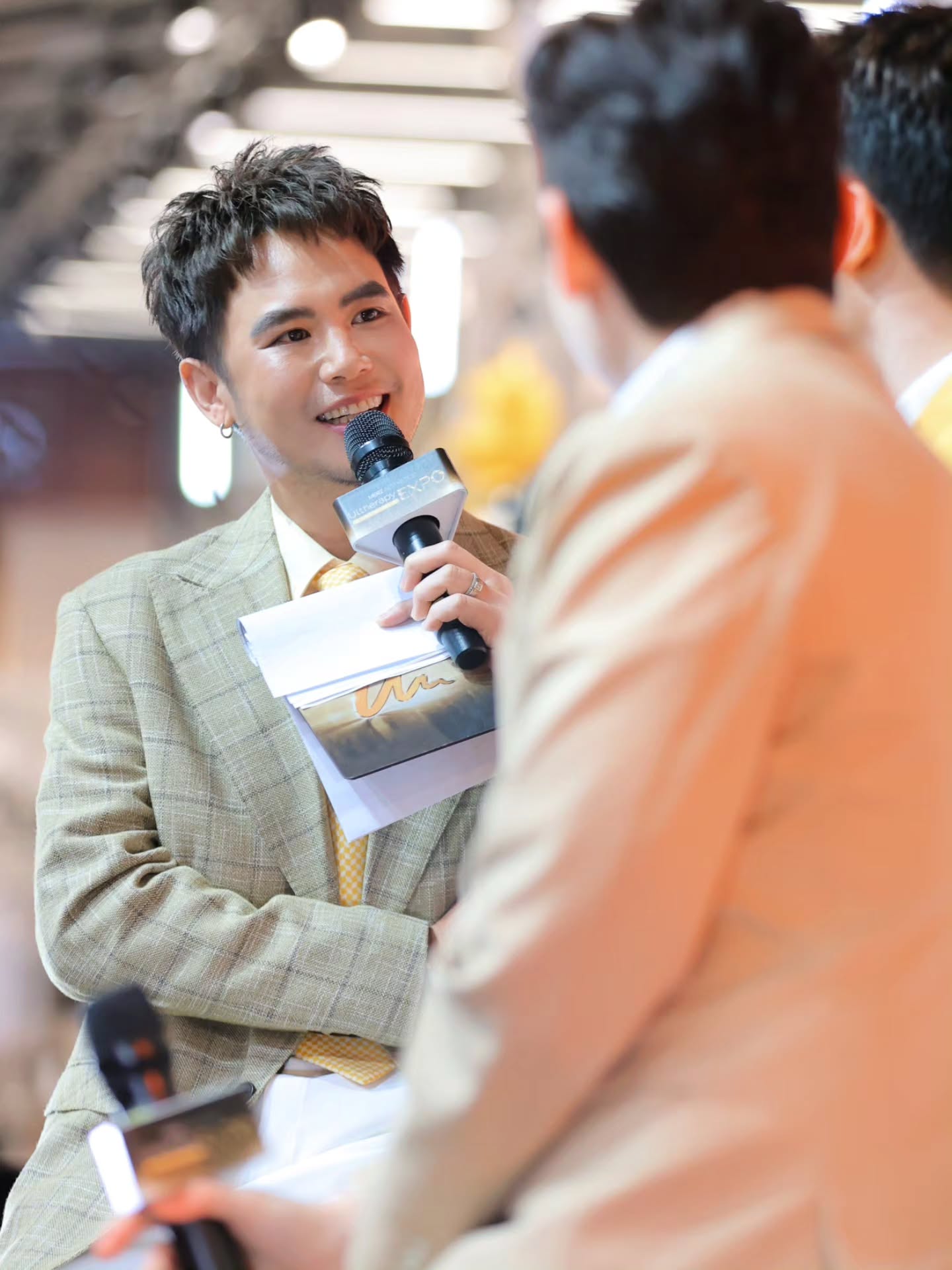 อ๋อง - เขมรัชต์ สุนทรนนท์