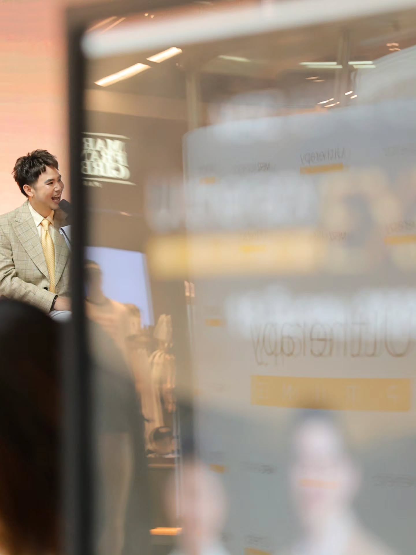 อ๋อง - เขมรัชต์ สุนทรนนท์