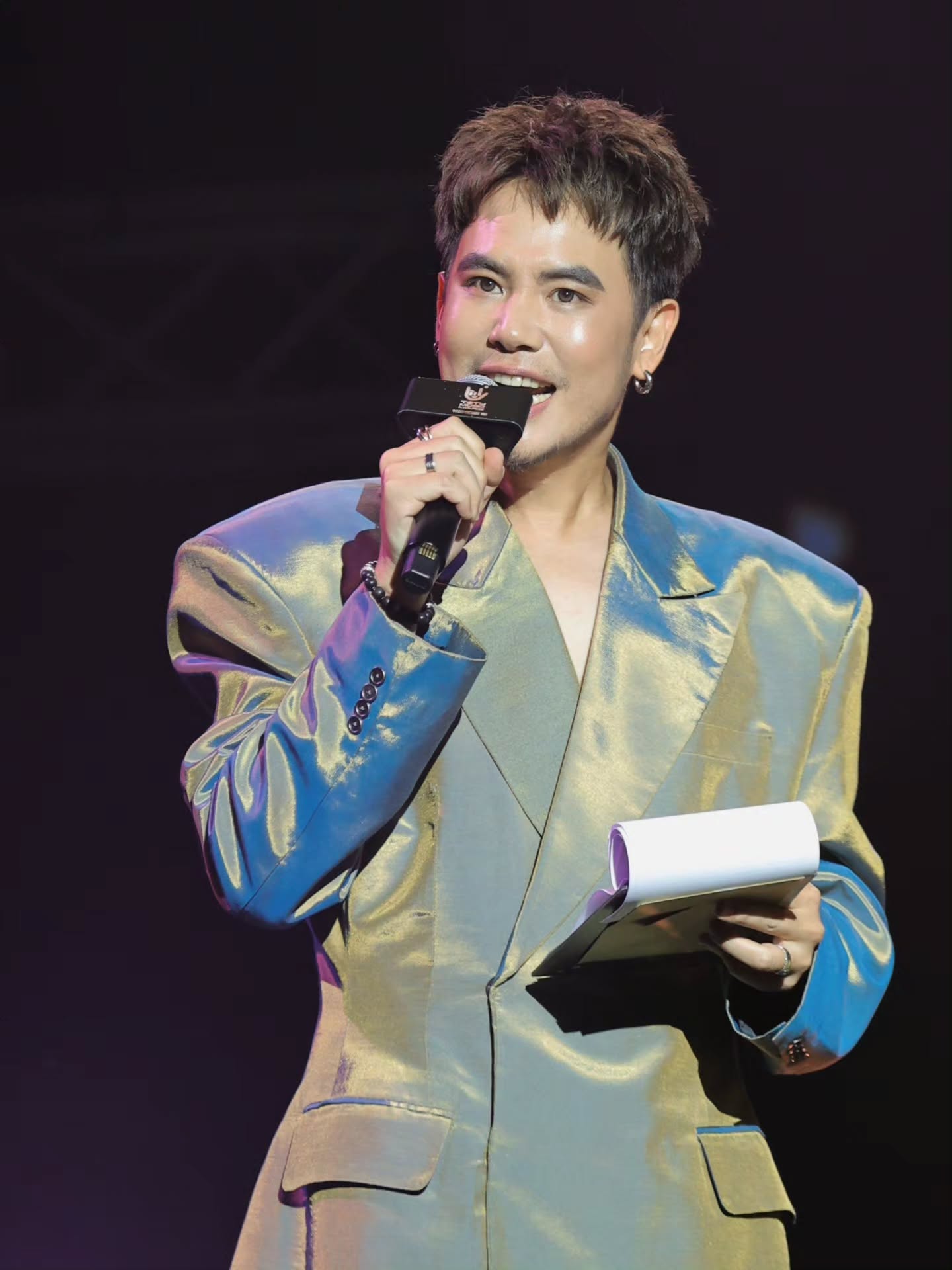 อ๋อง - เขมรัชต์ สุนทรนนท์