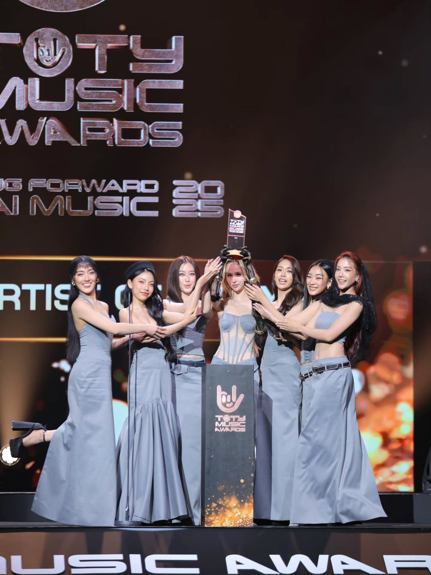 อ๋อง - เขมรัชต์ สุนทรนนท์