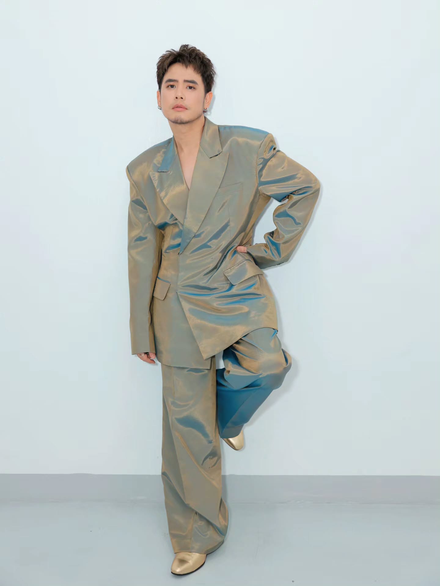 อ๋อง - เขมรัชต์ สุนทรนนท์