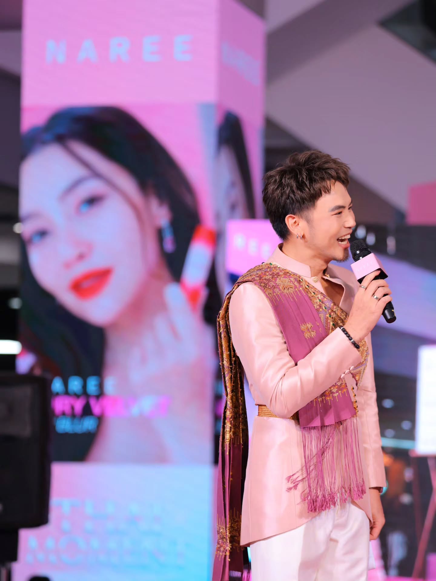 อ๋อง - เขมรัชต์ สุนทรนนท์