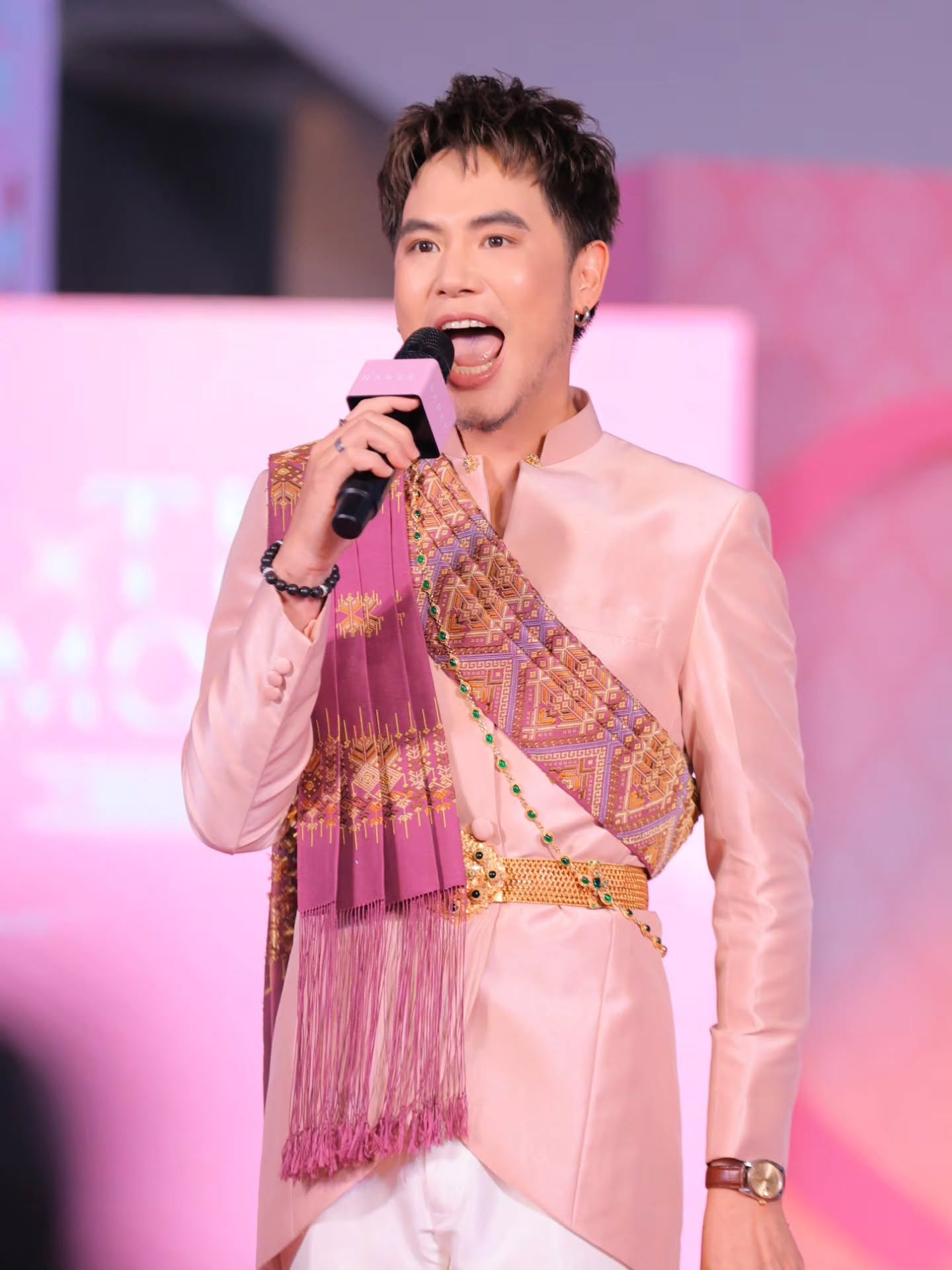 อ๋อง - เขมรัชต์ สุนทรนนท์