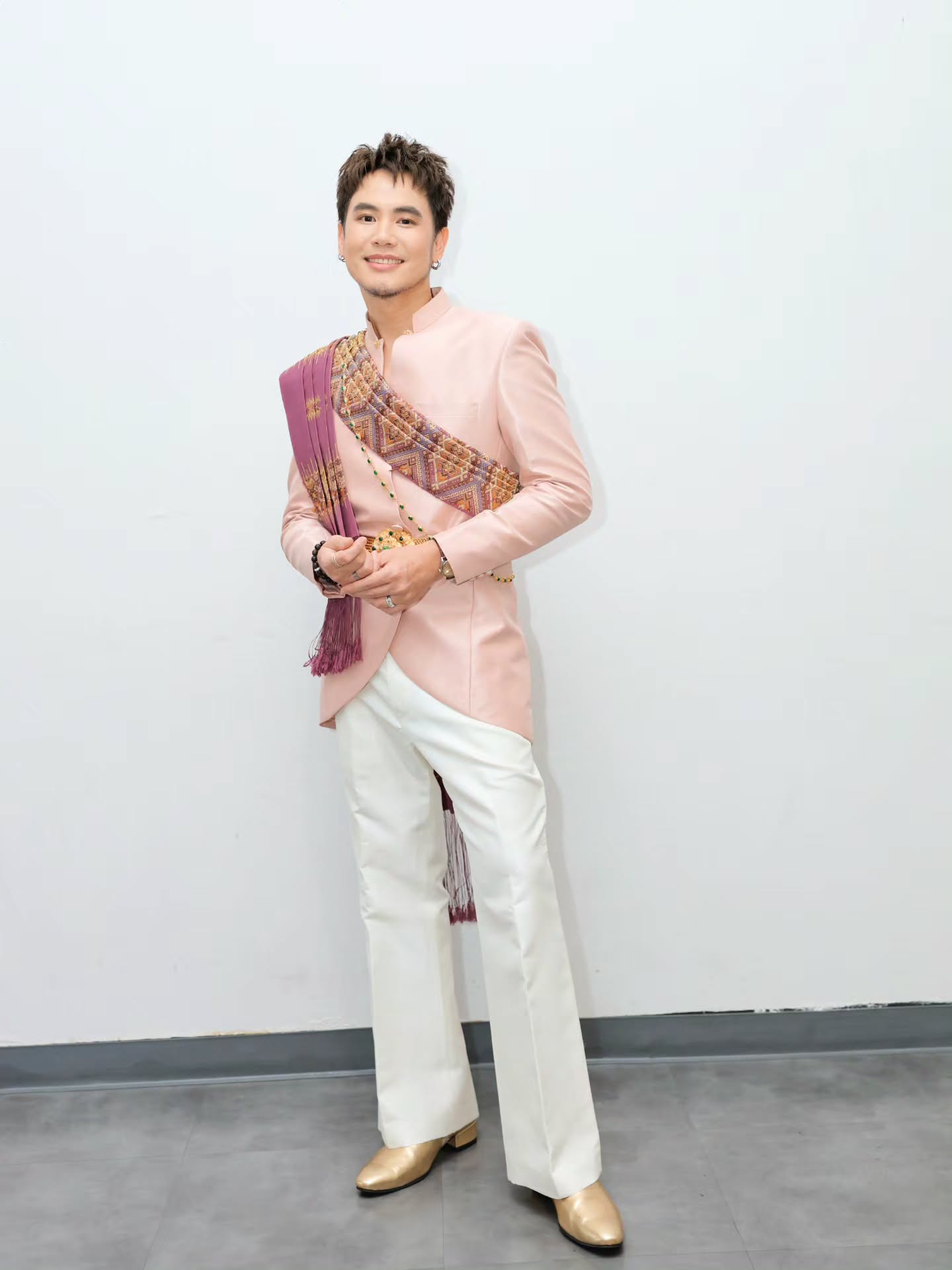 อ๋อง - เขมรัชต์ สุนทรนนท์