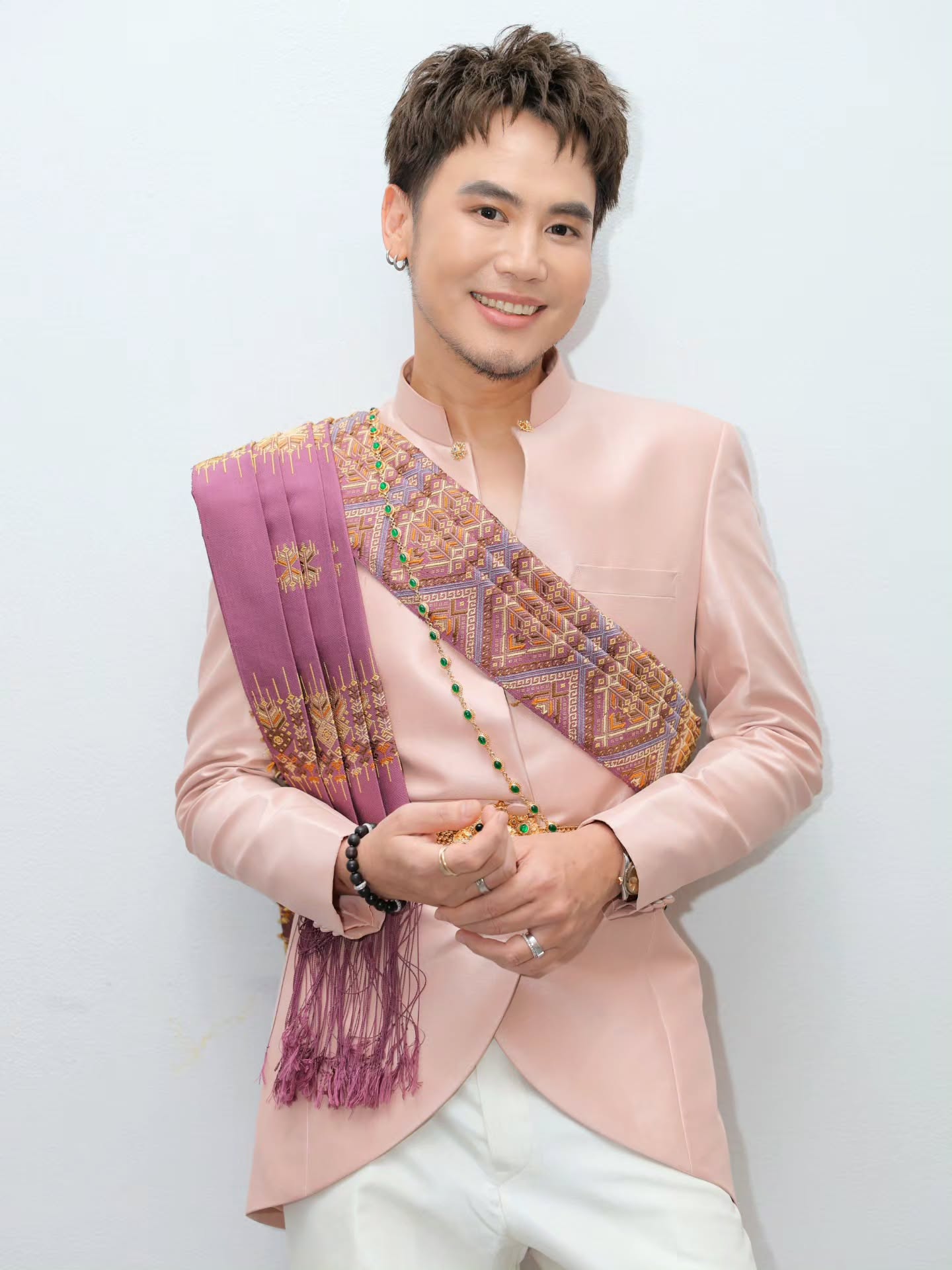 อ๋อง - เขมรัชต์ สุนทรนนท์