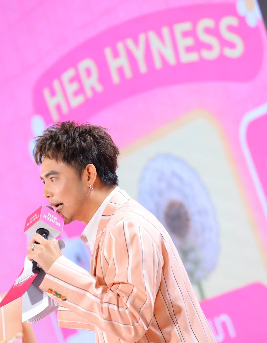 อ๋อง - เขมรัชต์ สุนทรนนท์