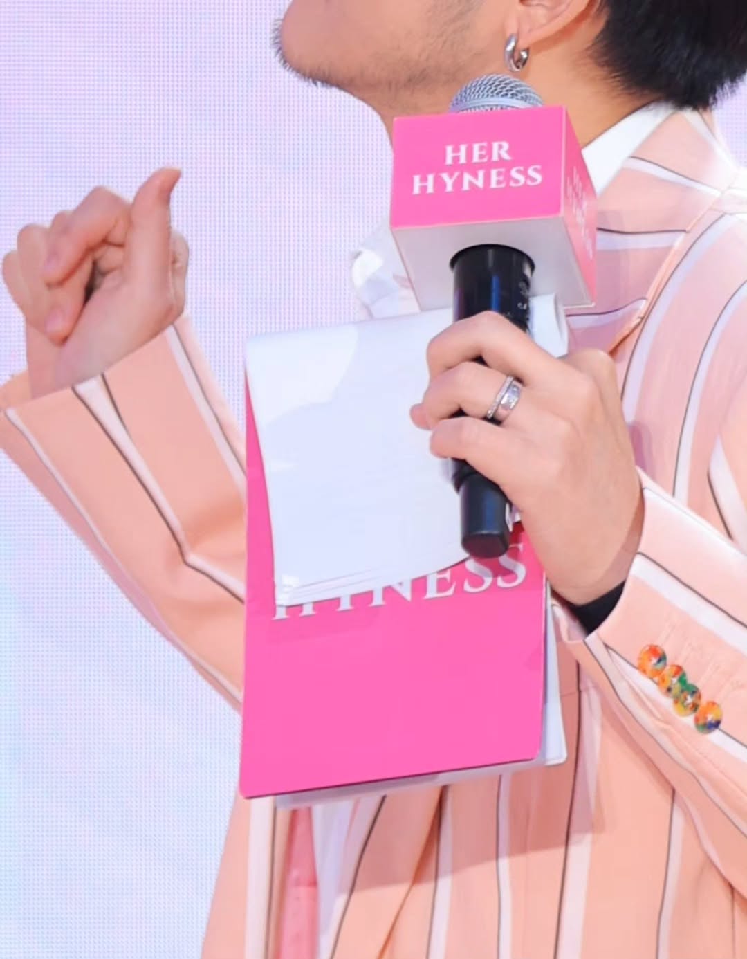 อ๋อง - เขมรัชต์ สุนทรนนท์