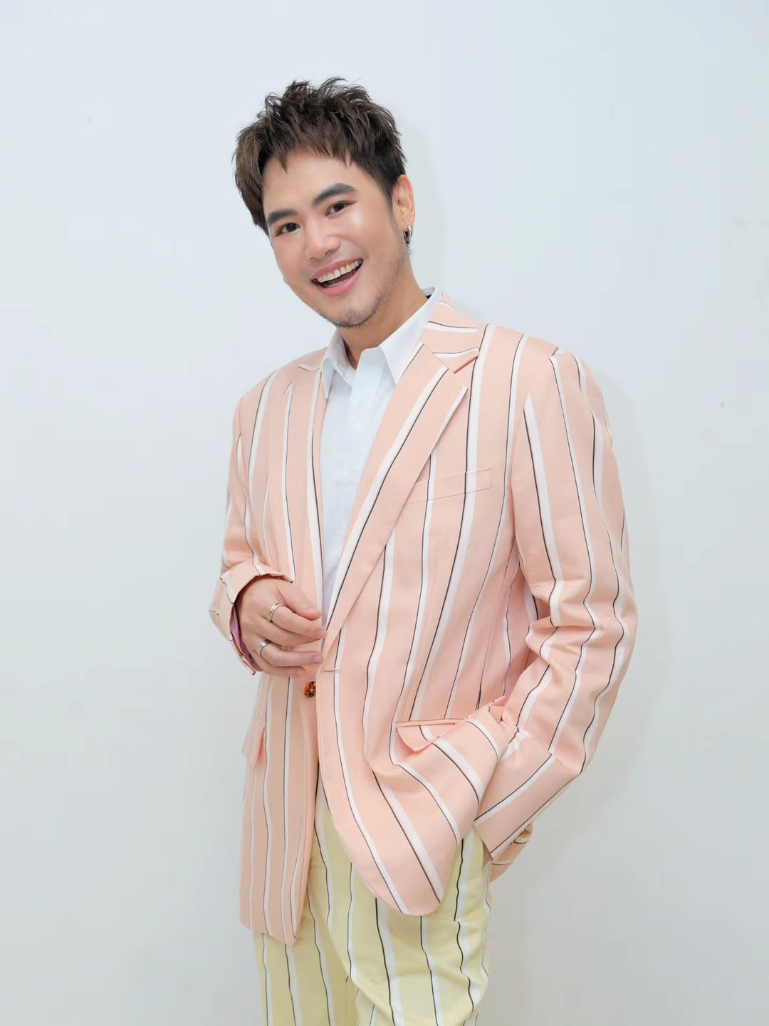 อ๋อง - เขมรัชต์ สุนทรนนท์