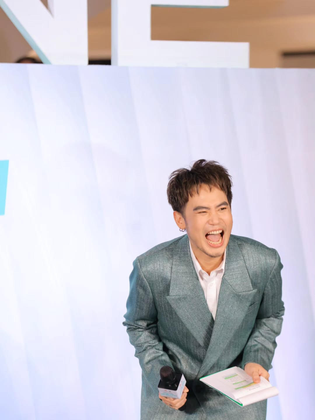 อ๋อง - เขมรัชต์ สุนทรนนท์