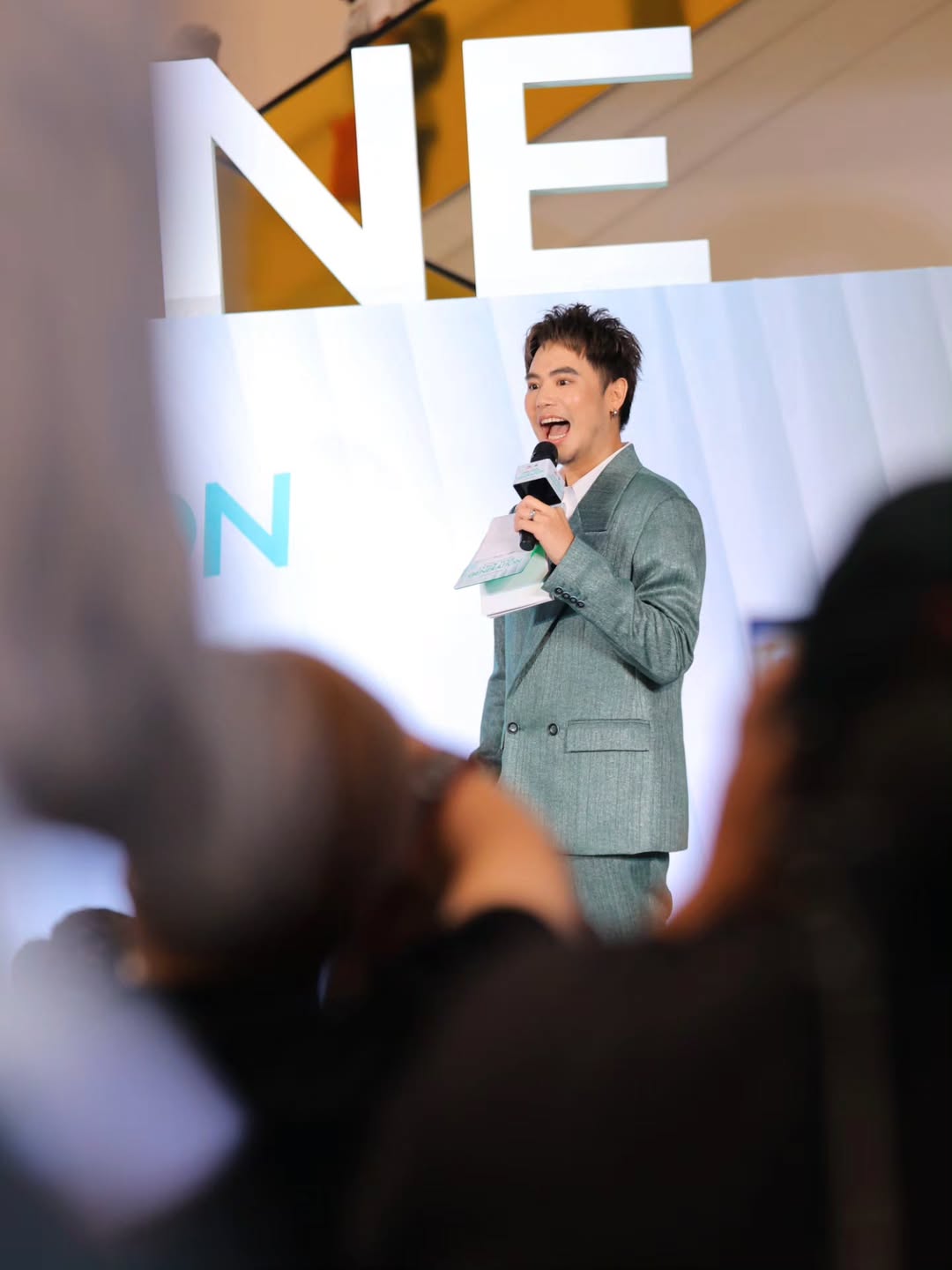 อ๋อง - เขมรัชต์ สุนทรนนท์