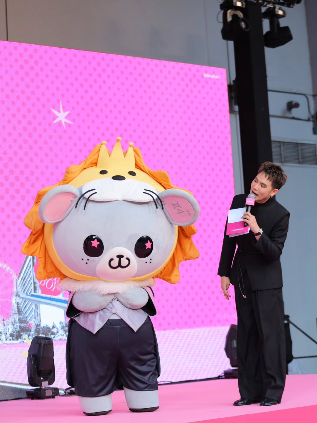 อ๋อง - เขมรัชต์ สุนทรนนท์