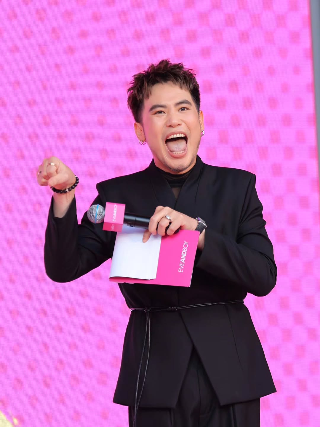 อ๋อง - เขมรัชต์ สุนทรนนท์