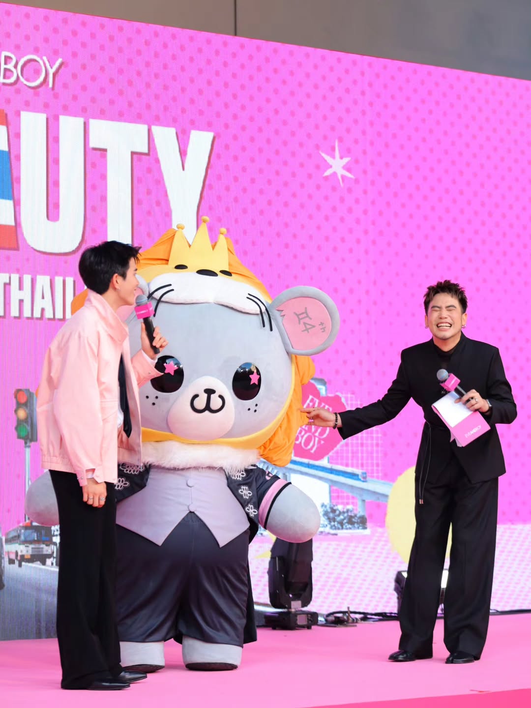 อ๋อง - เขมรัชต์ สุนทรนนท์